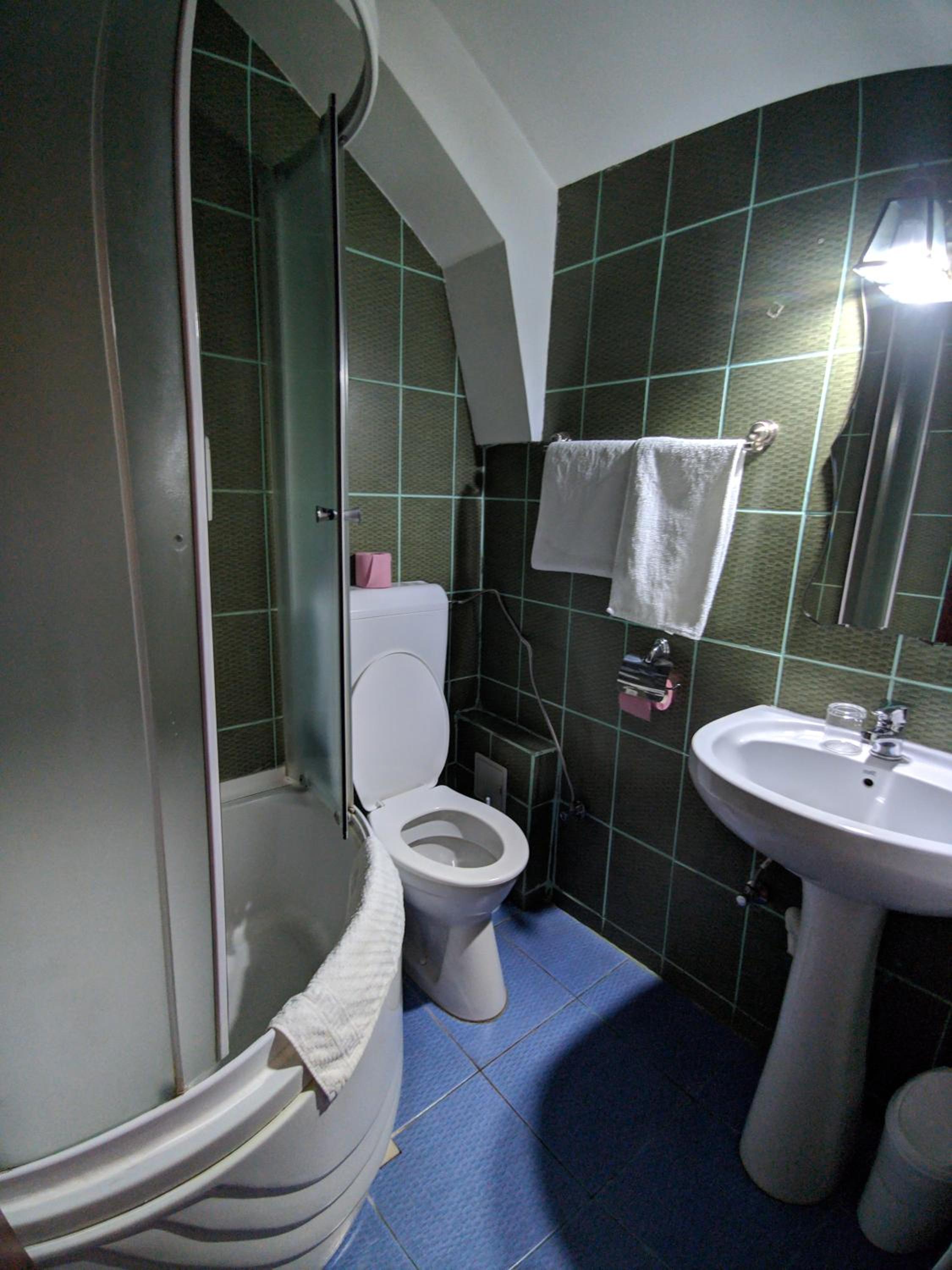 Triple Room - Photo 11