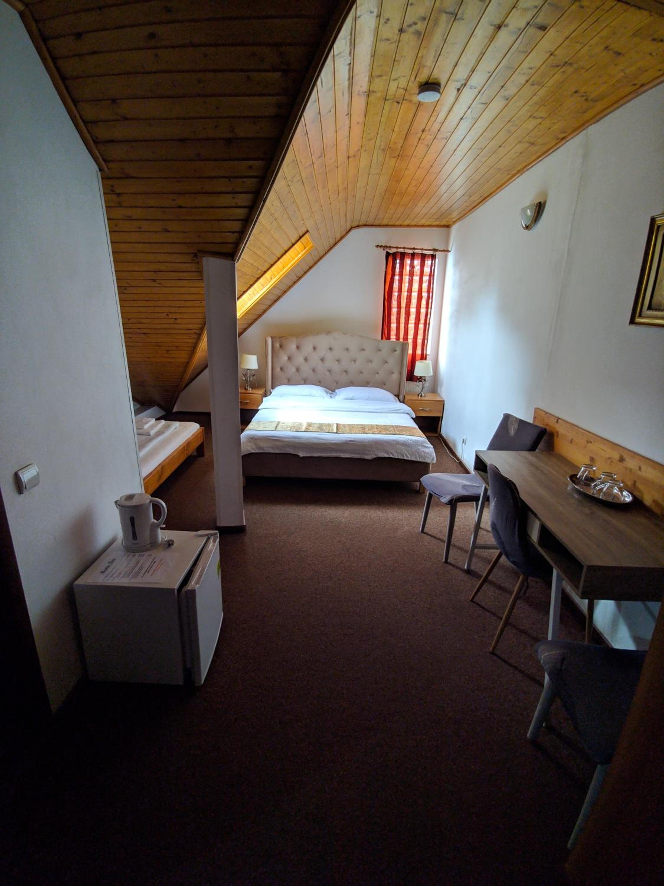 Triple Room - Photo 10
