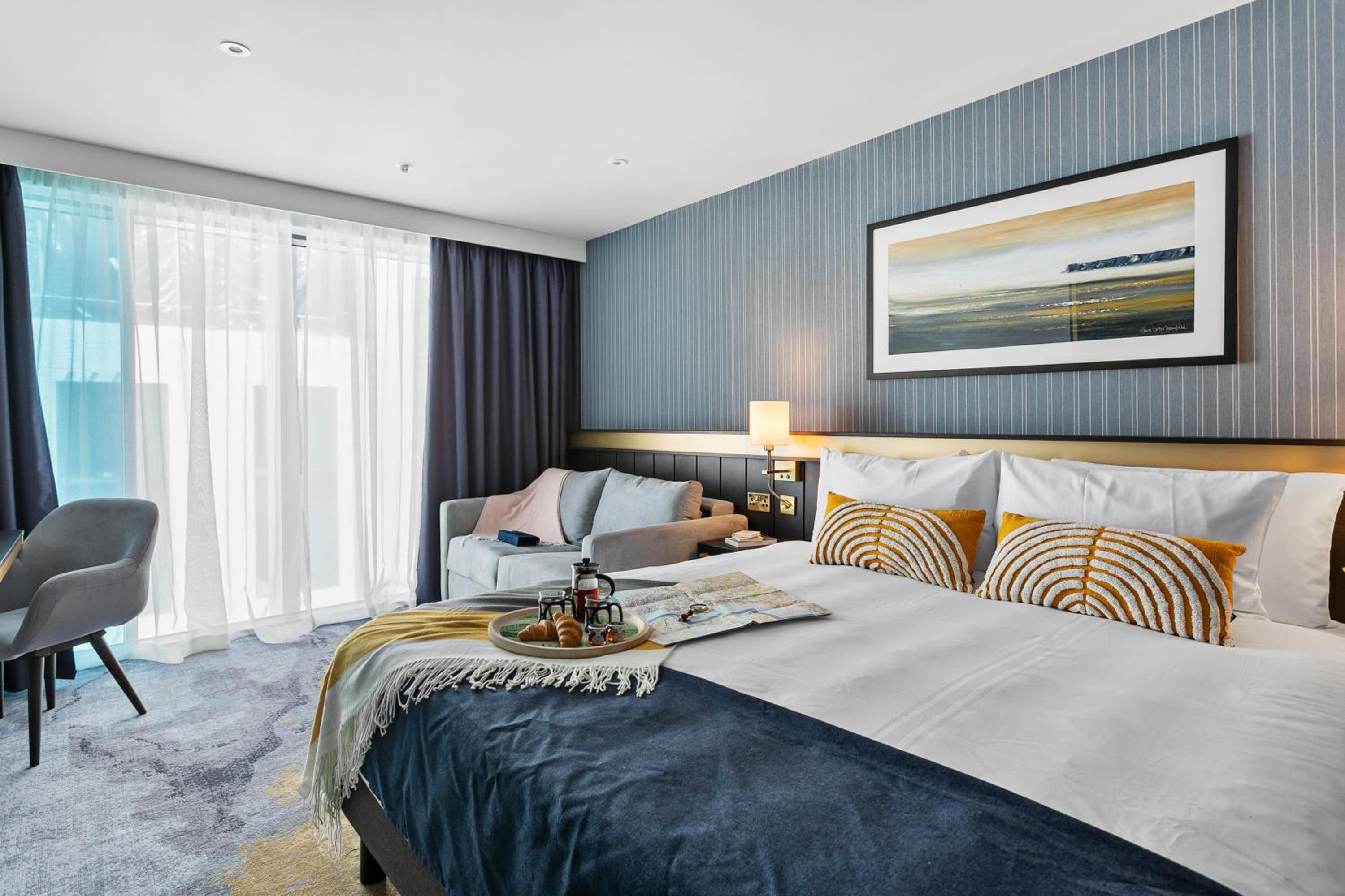 Double Room with Sofa Bed - Photo 6