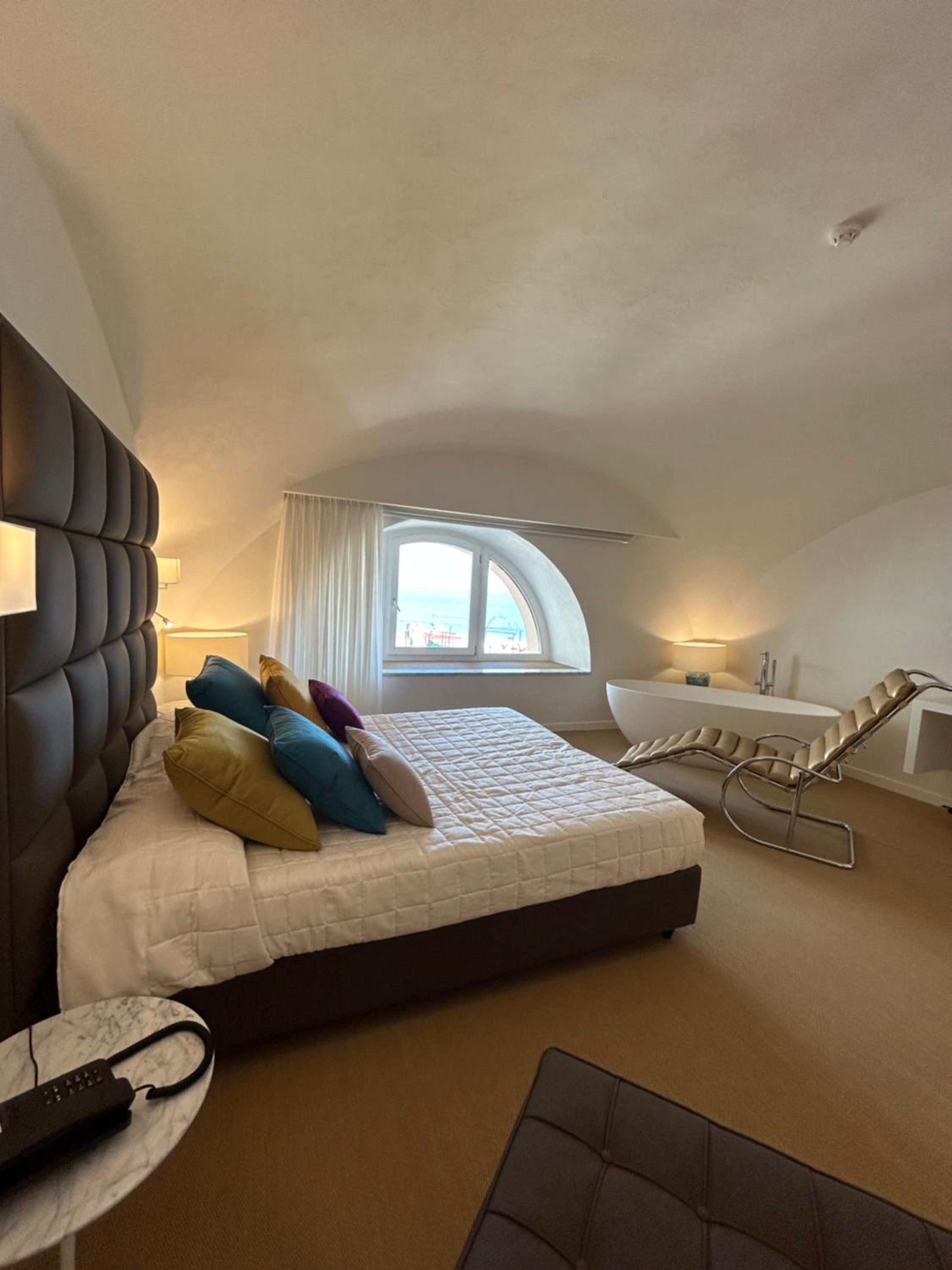 Deluxe Room - Photo 18