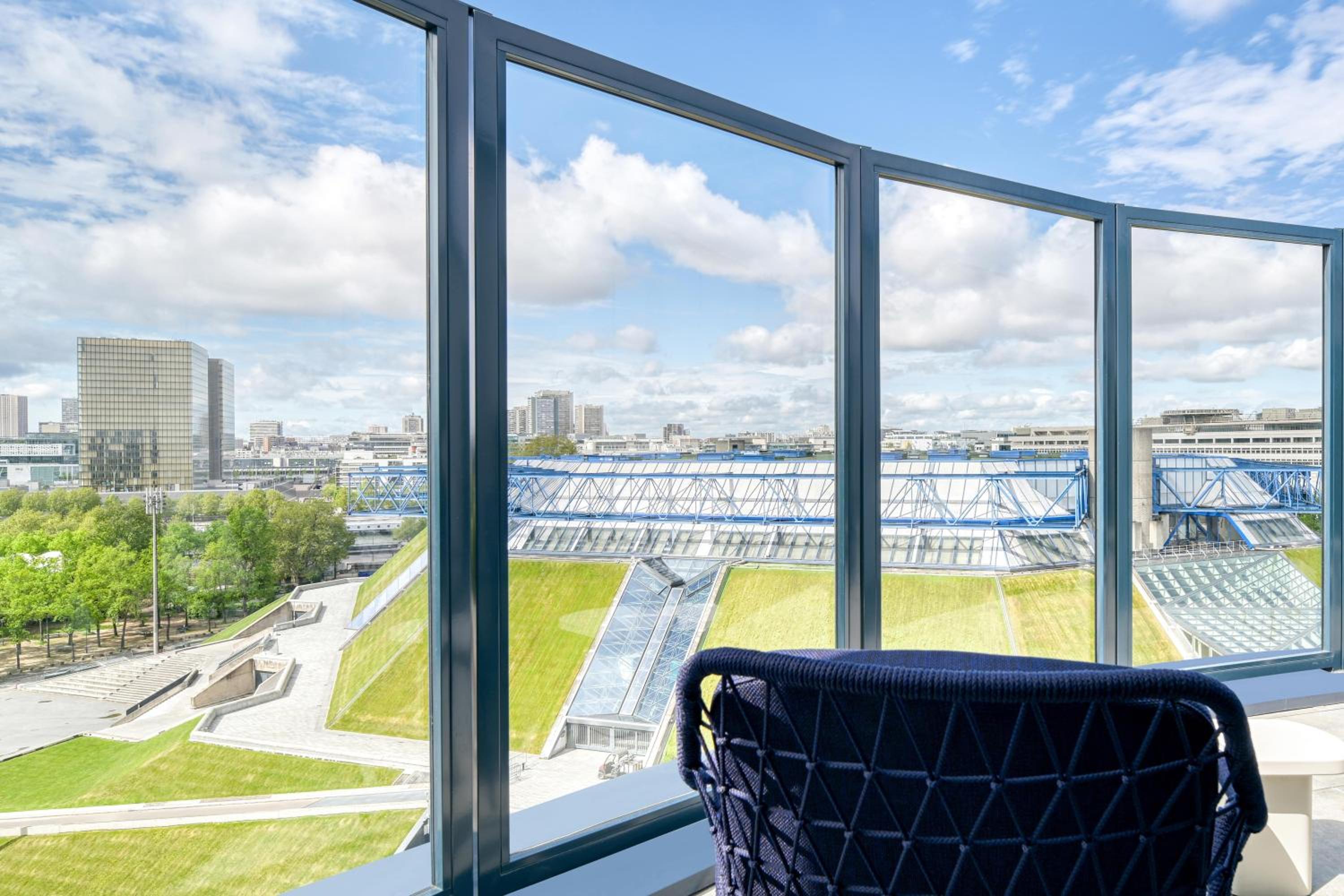 Junior Duplex Suite with One Double Bed and Panoramic View thumbnail 5