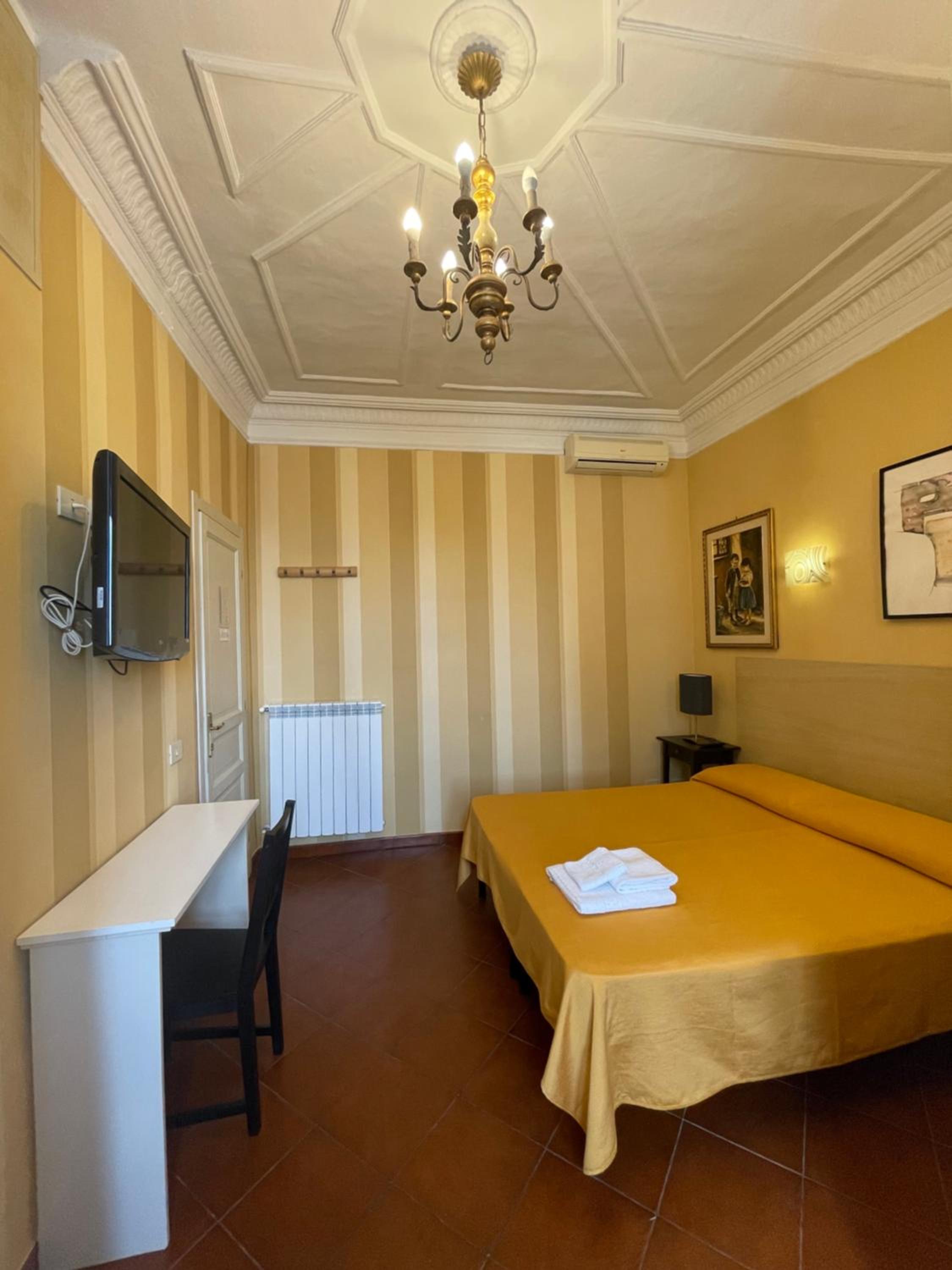 Double or Twin Room photo 3