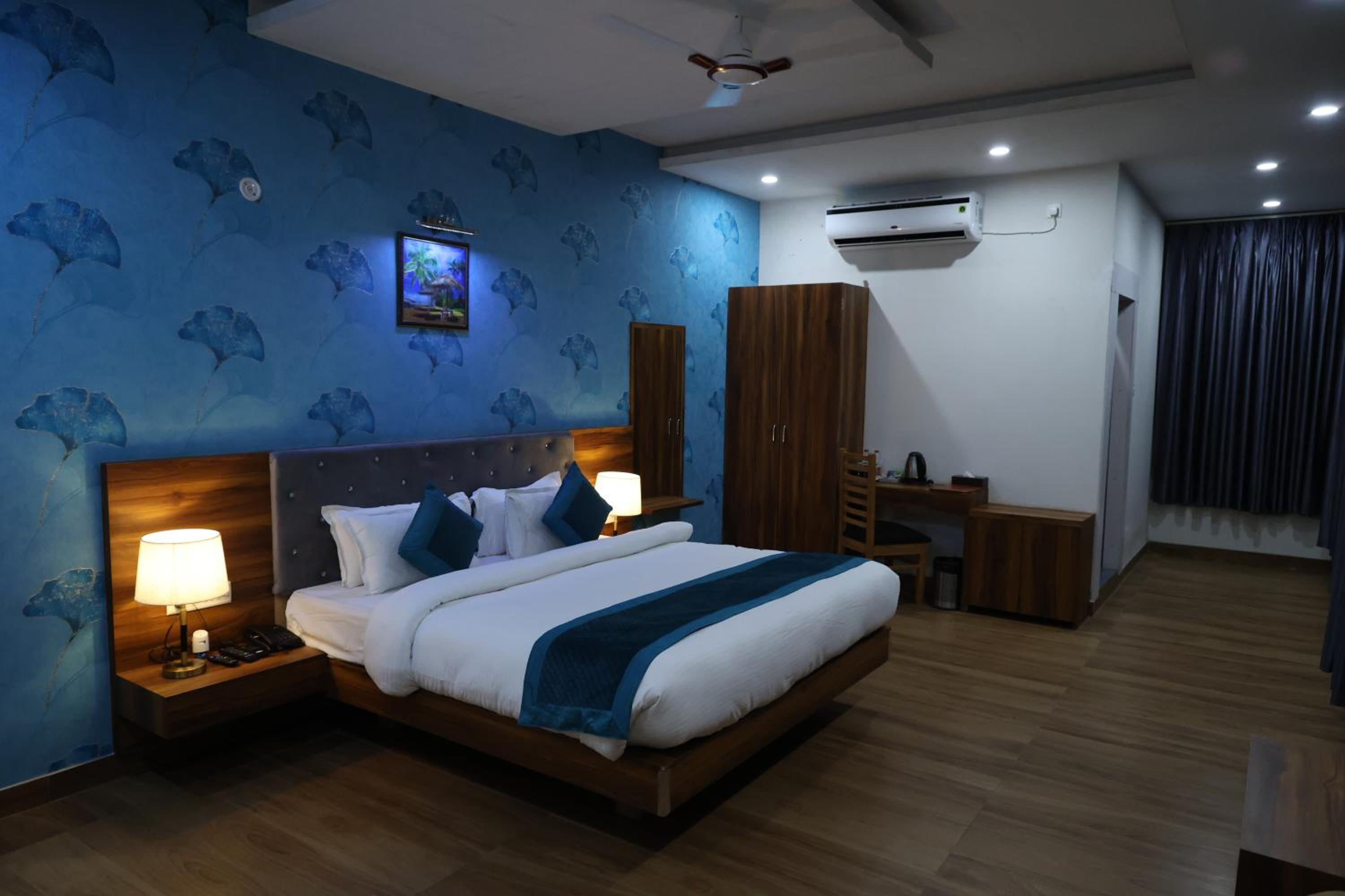 Double Room - Photo 3