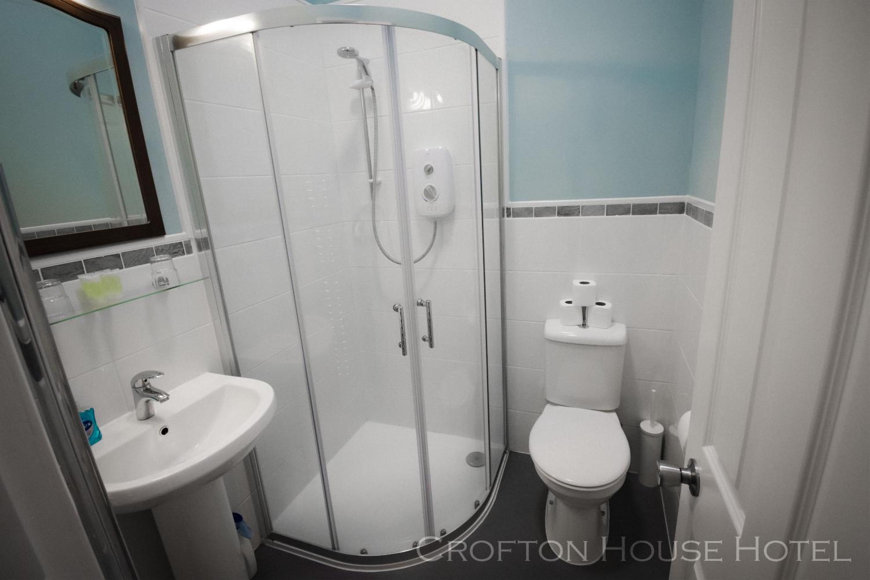 Double Room with Private Bathroom - Photo 8