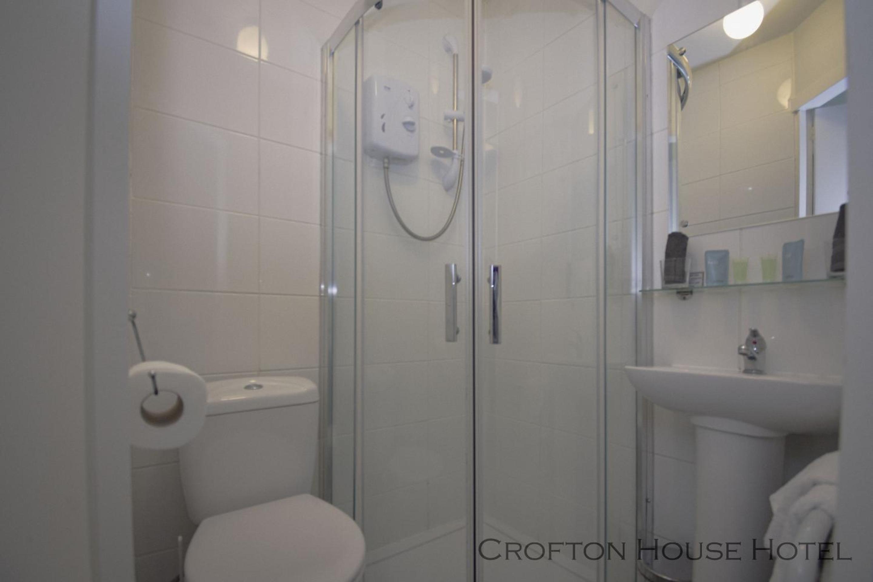 Double Room with Private Bathroom - Photo 3