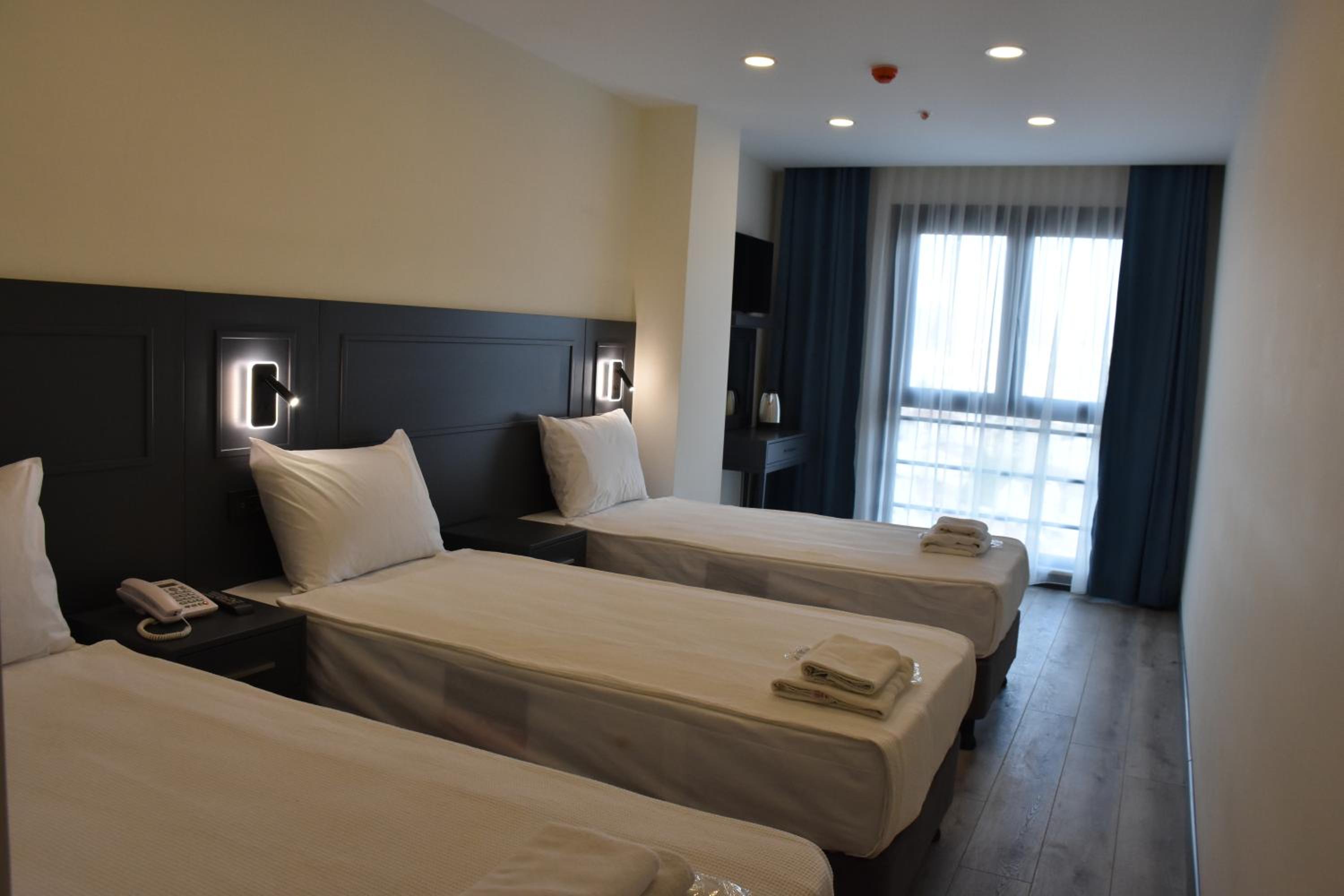 Deluxe Triple Room photo 1
