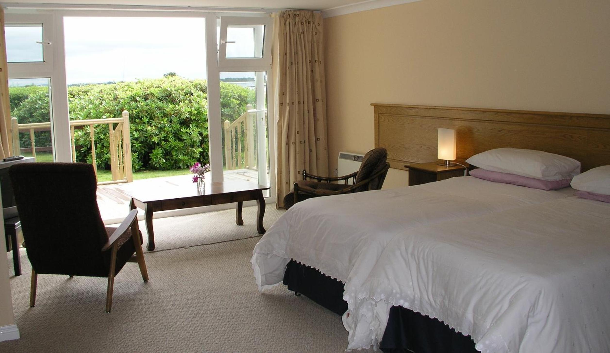 Double or Twin Room with Lake View photo 2
