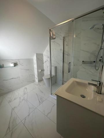 Apartment - Split Level - Photo 8