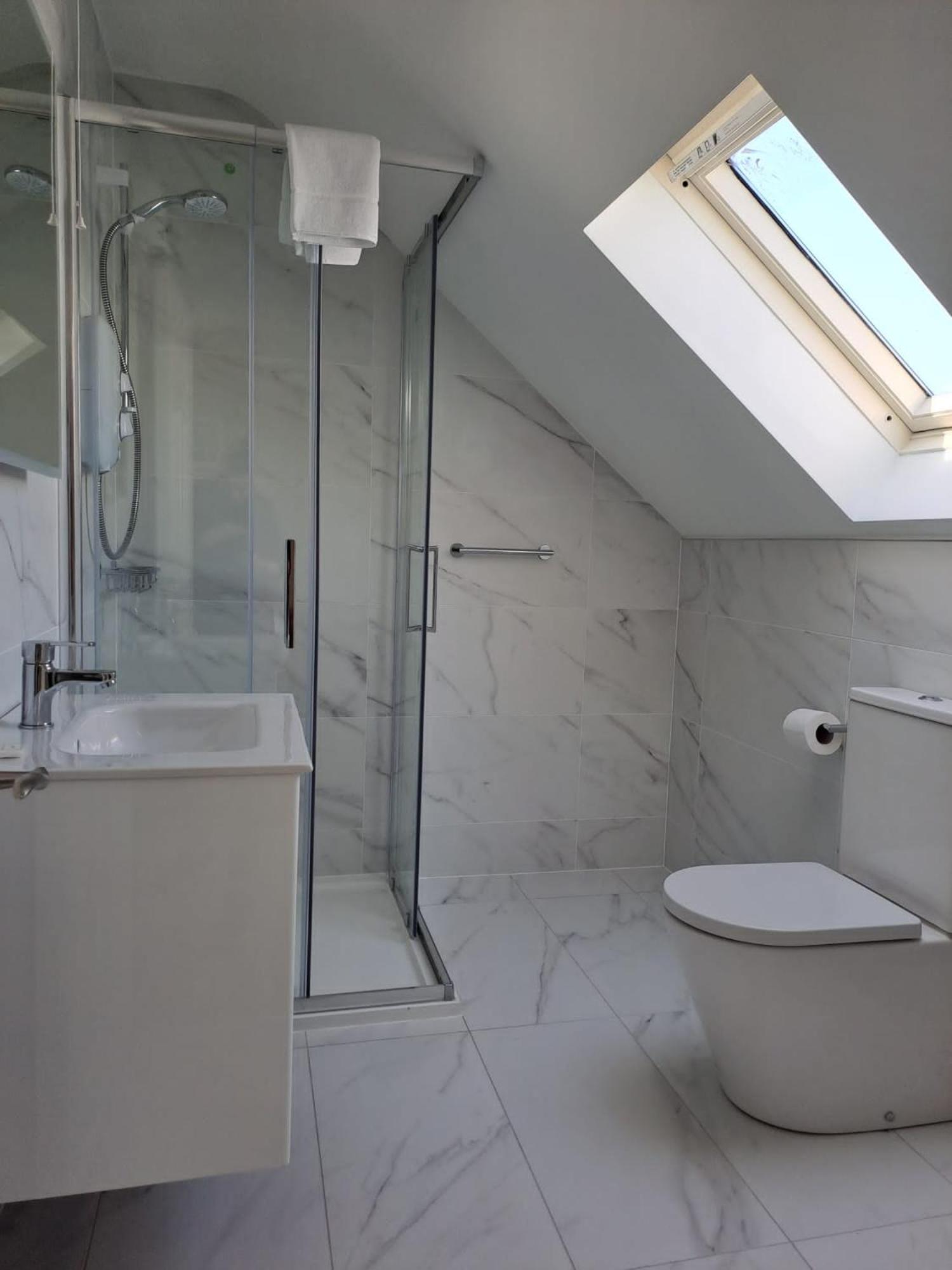 Apartment - Split Level - Photo 2