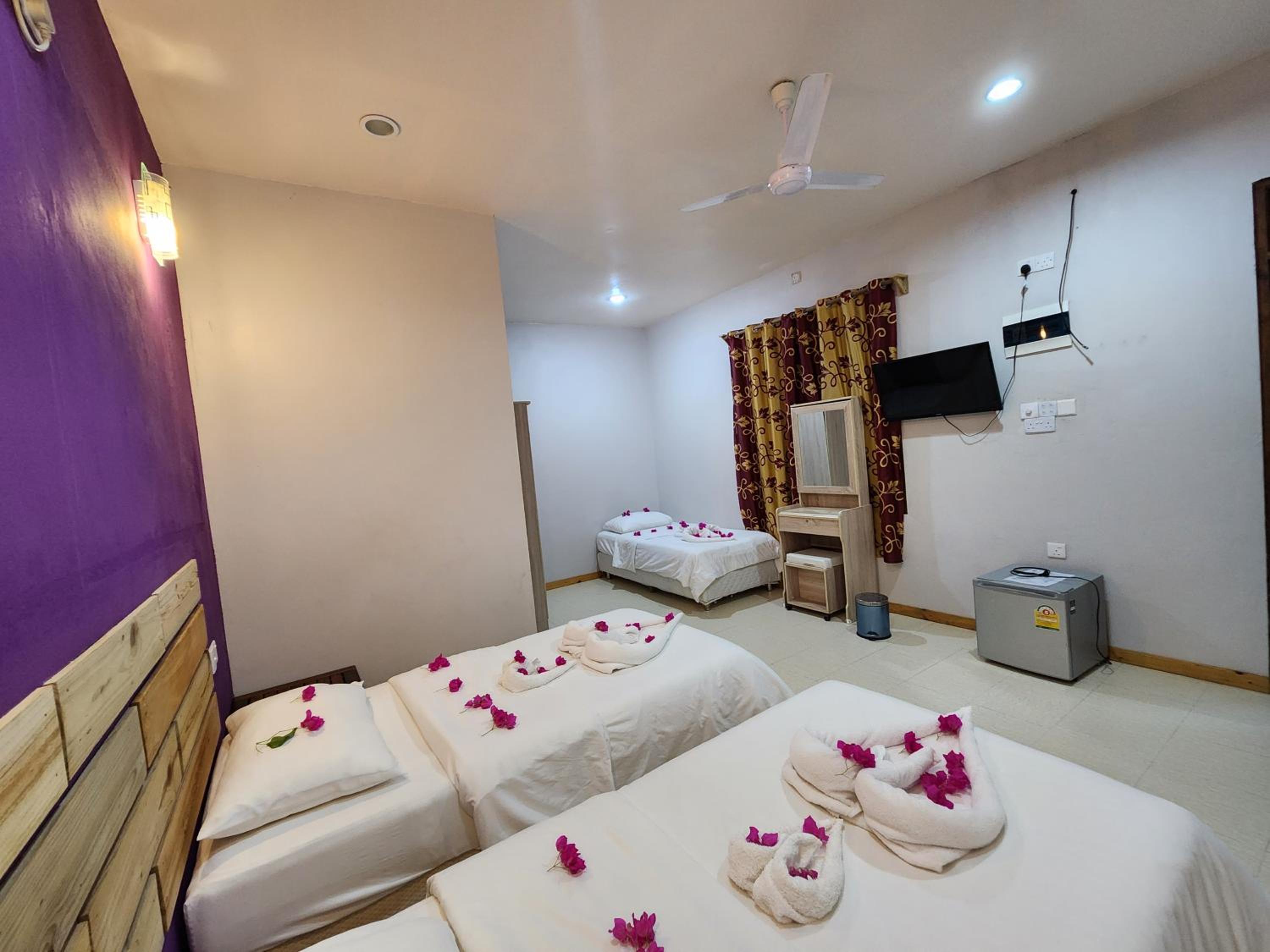 Triple Room with Private Bathroom