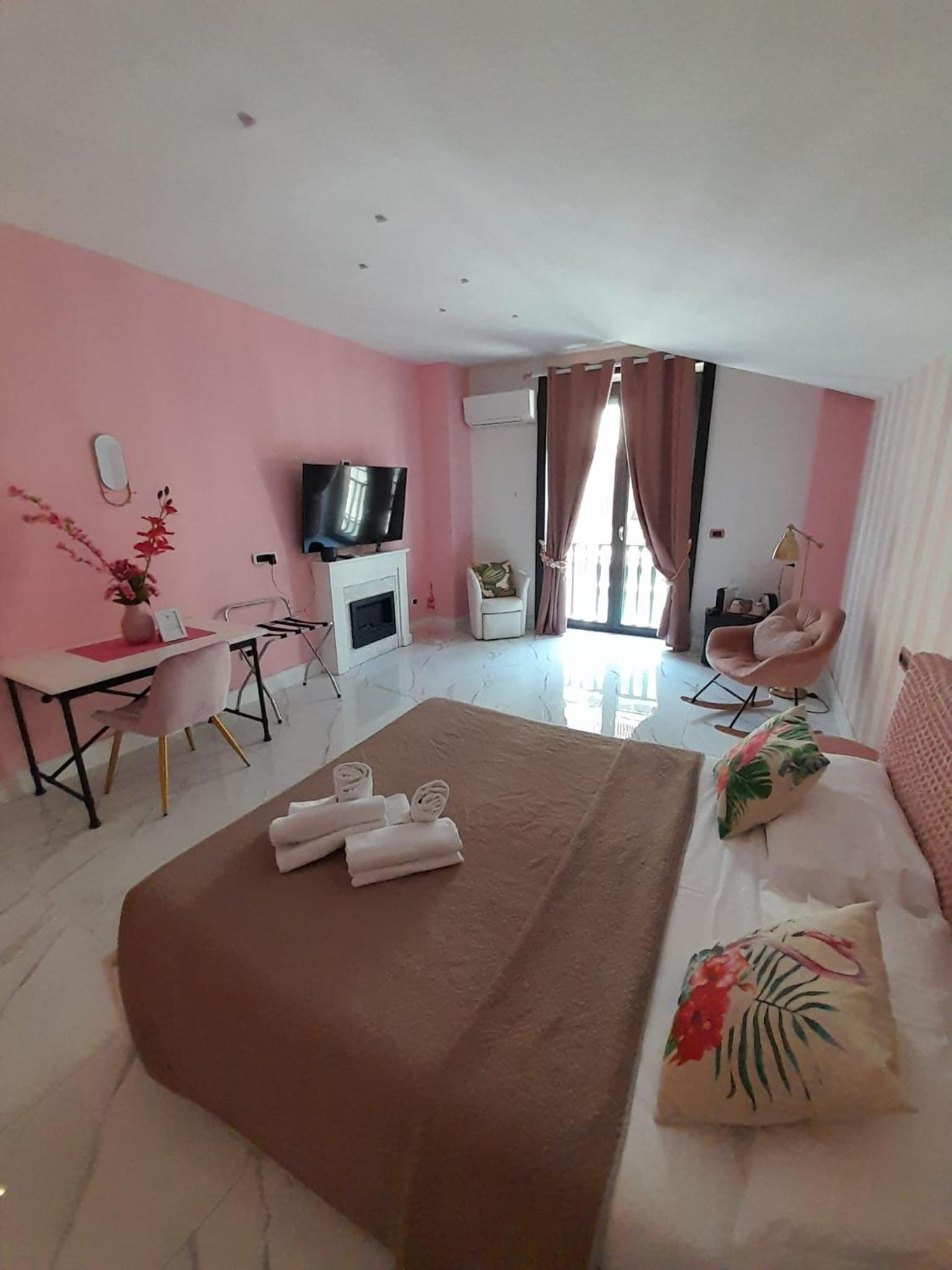Standard Queen Room