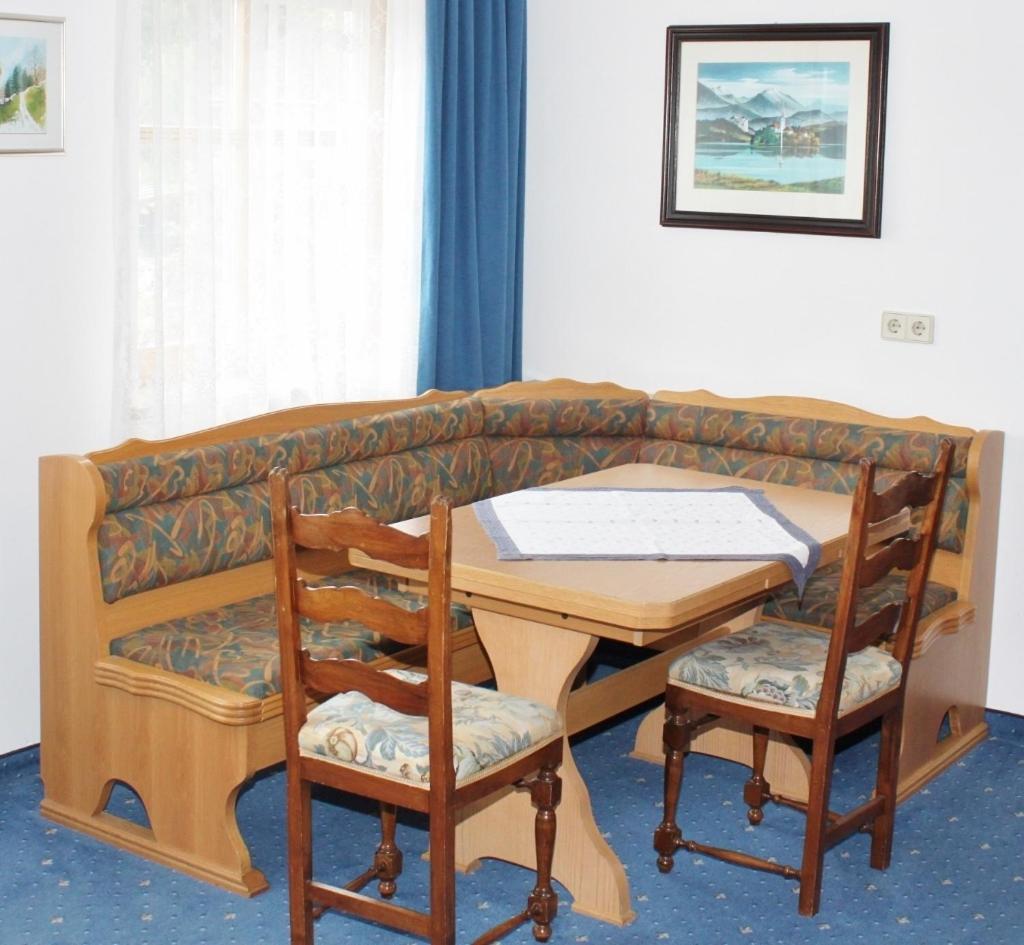 Budget Double Room photo 3