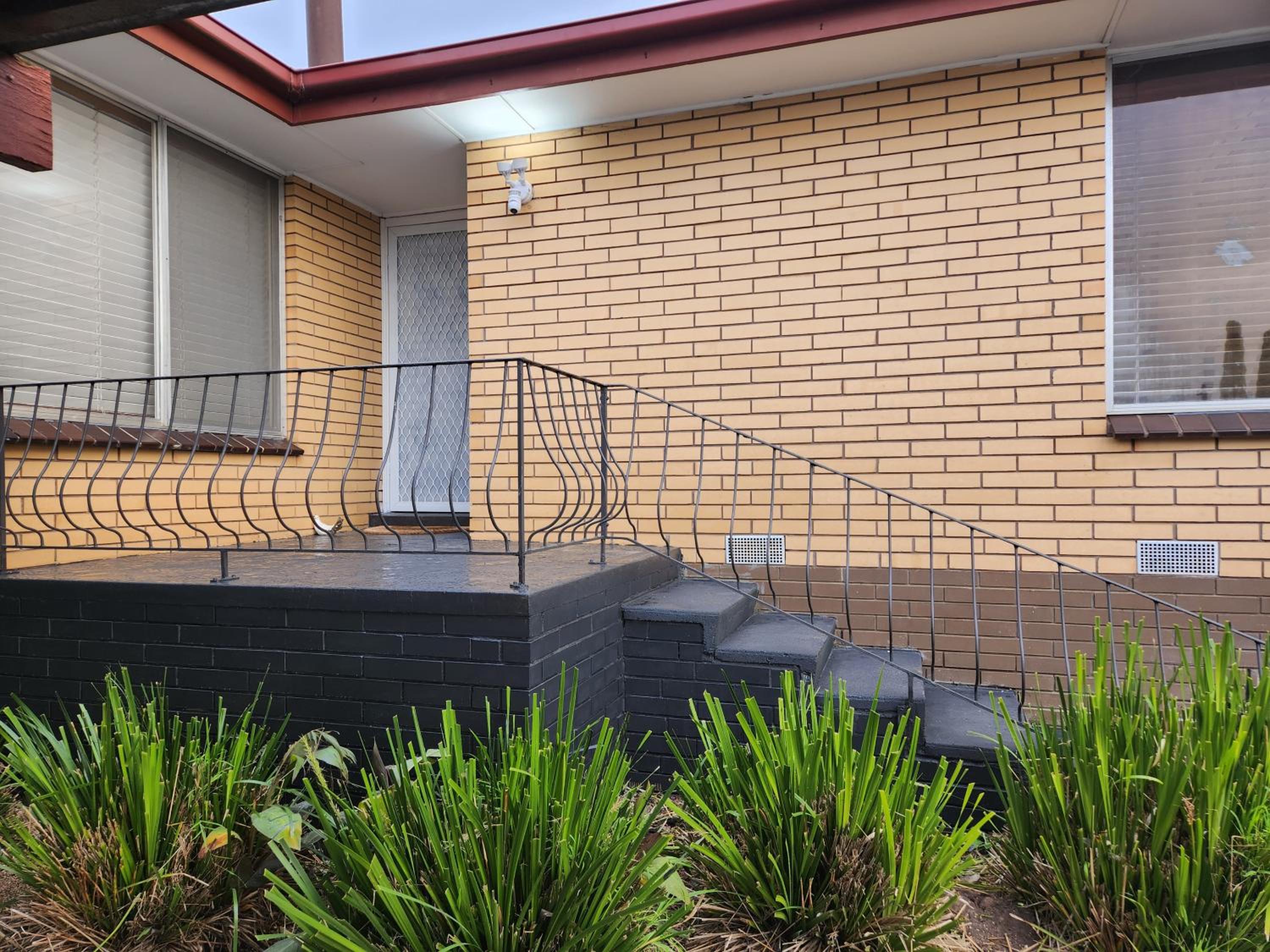 Three-Bedroom House photo 2