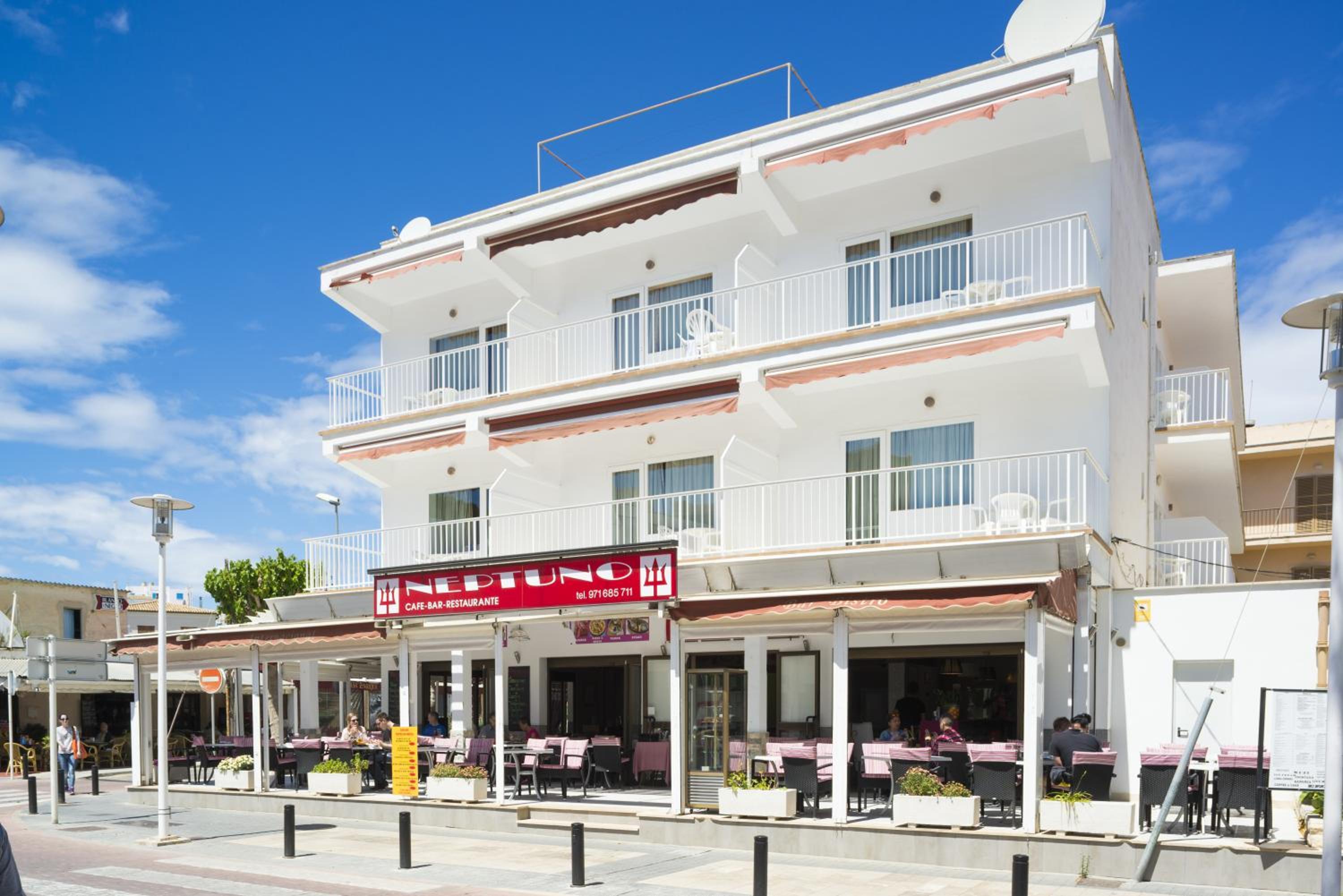 Deluxe Single Room with Balcony photo 2