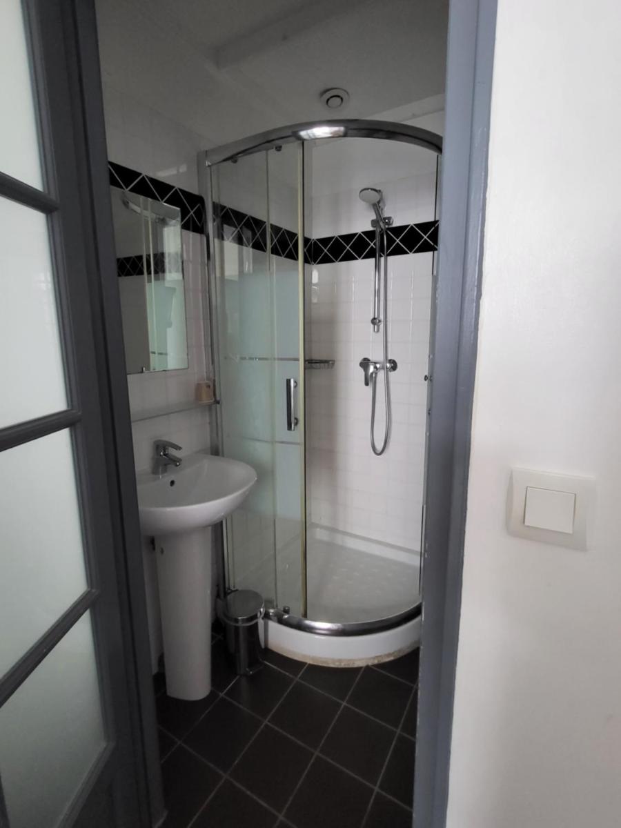 Double Room with Shower photo 1