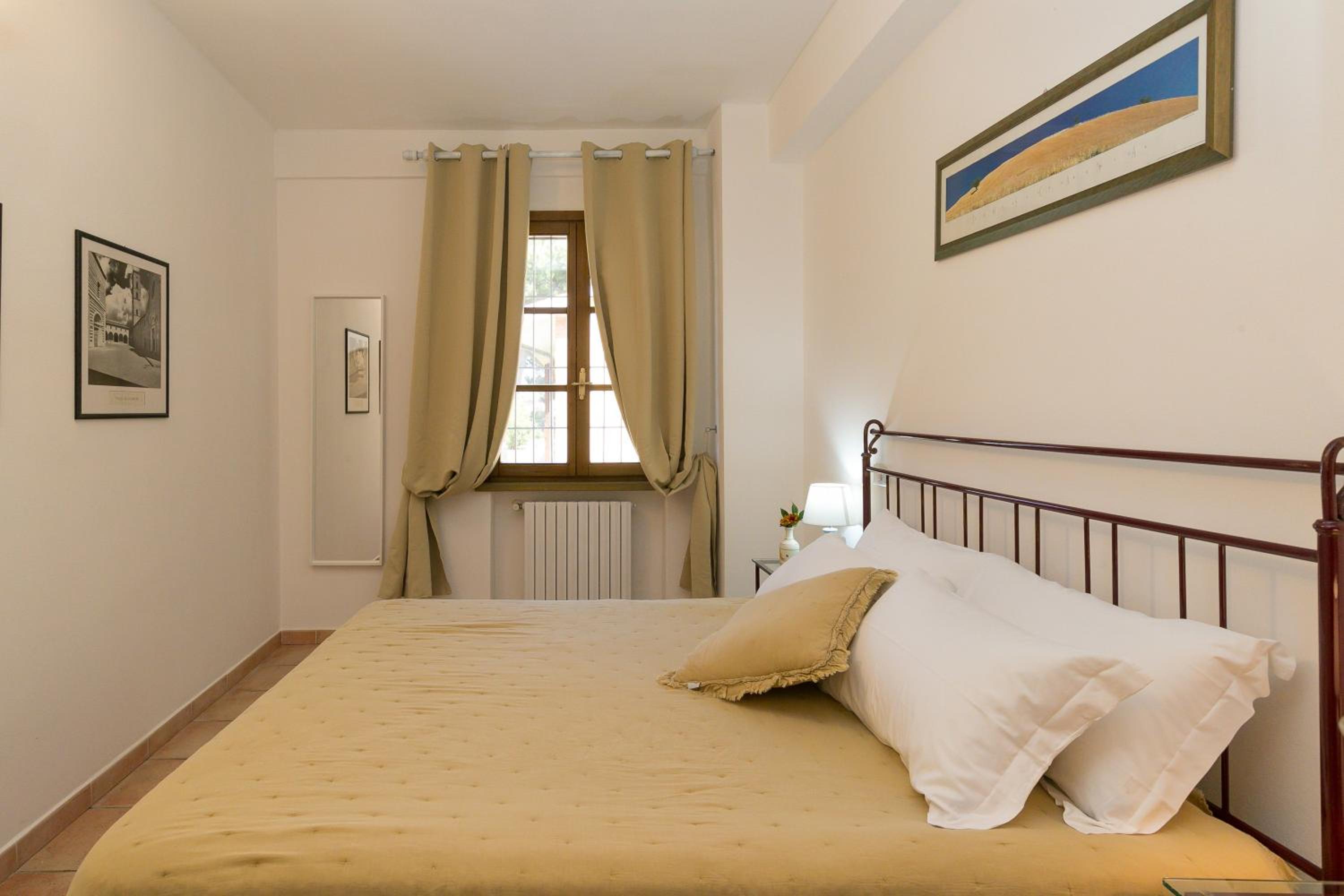 Two-Bedroom Deluxe Apartment with Garden View