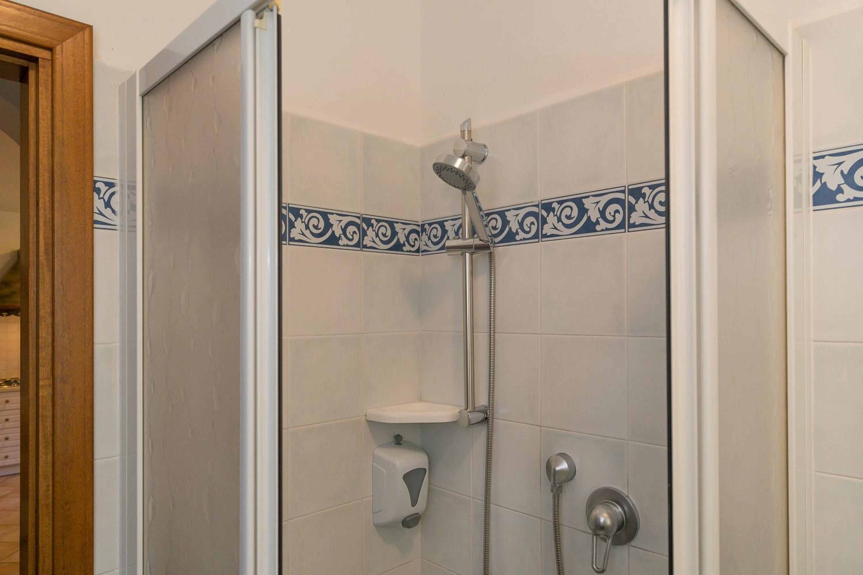 One-Bedroom House photo 2