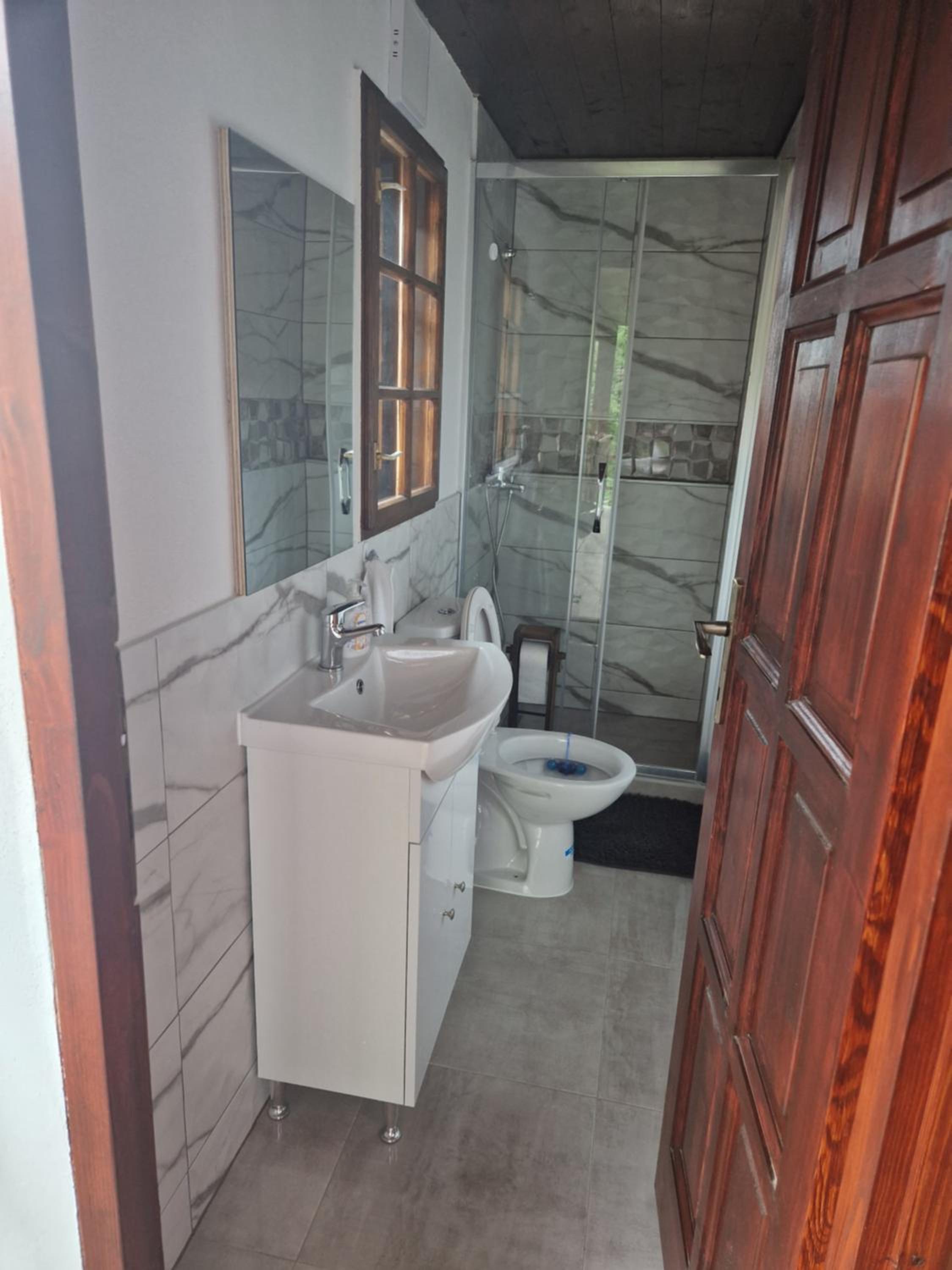 Four-Bedroom House photo 2