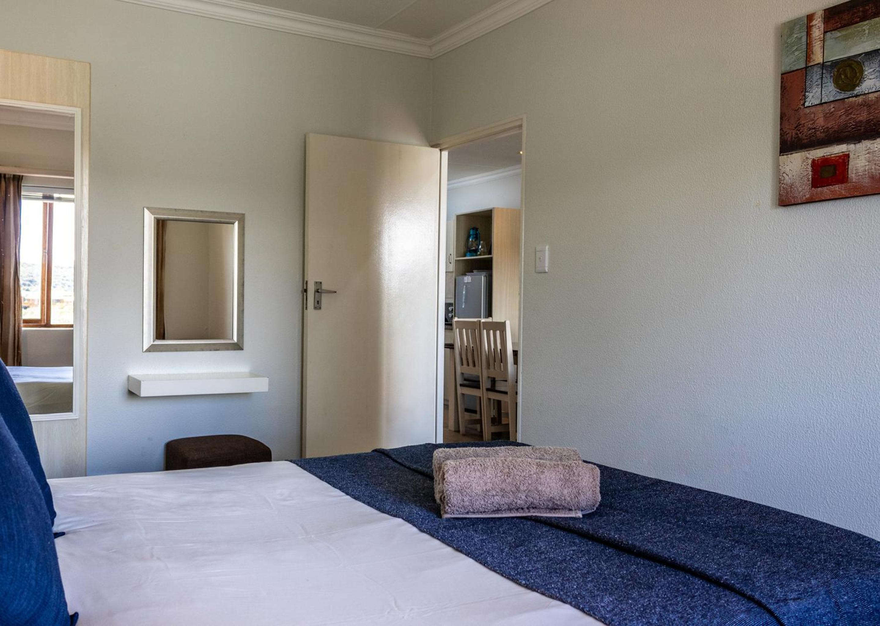 Apartment With Shared Bathroom photo 1