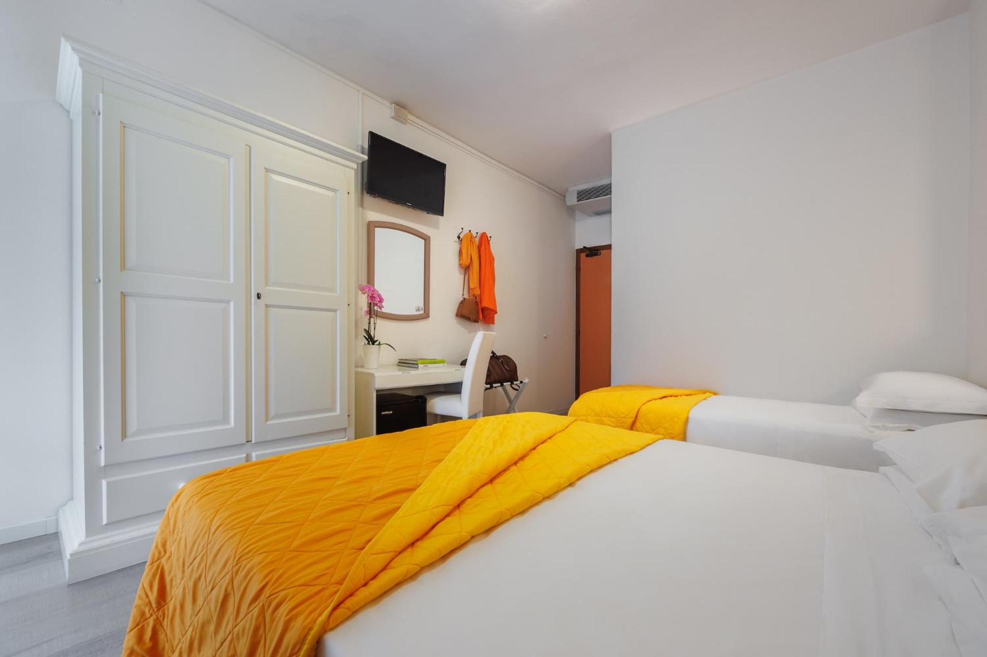 Triple Room with Balcony photo 1