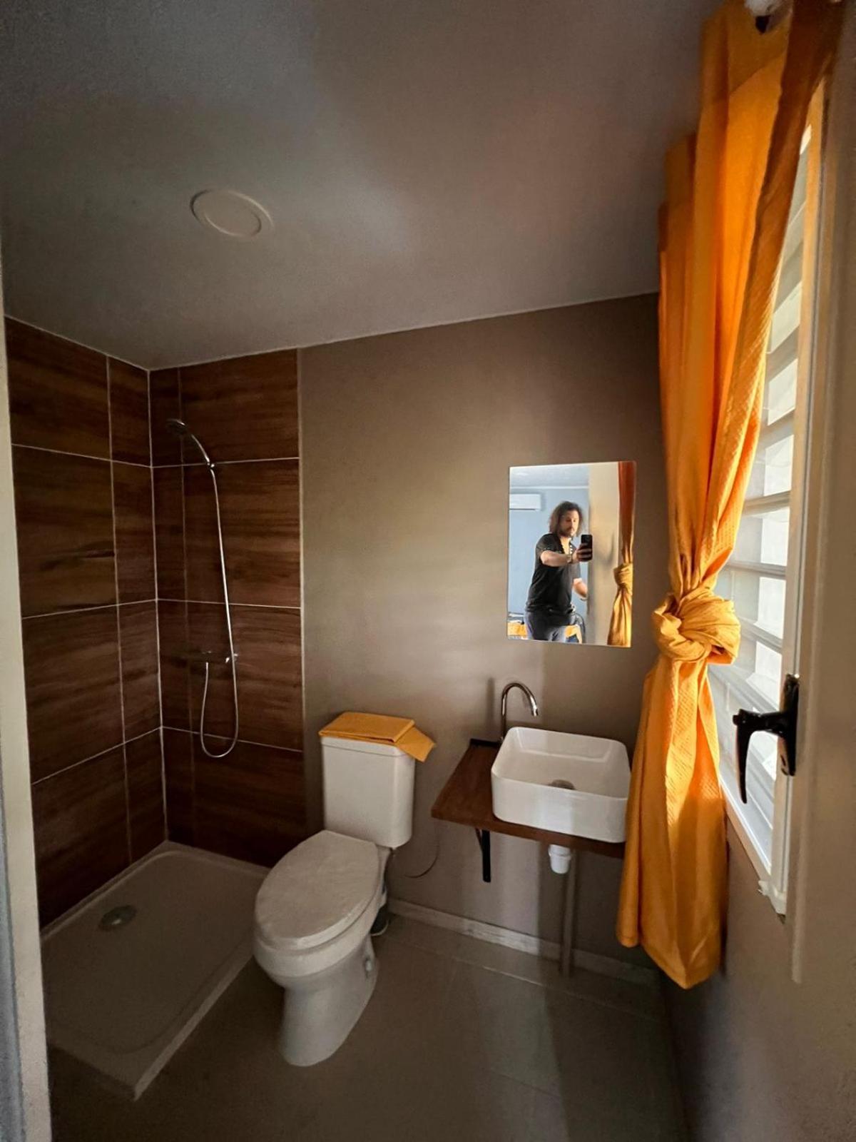 One-Bedroom House photo 2