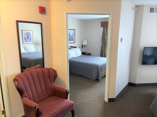 One-Bedroom Queen Suite with Sofa Bed - Photo 1