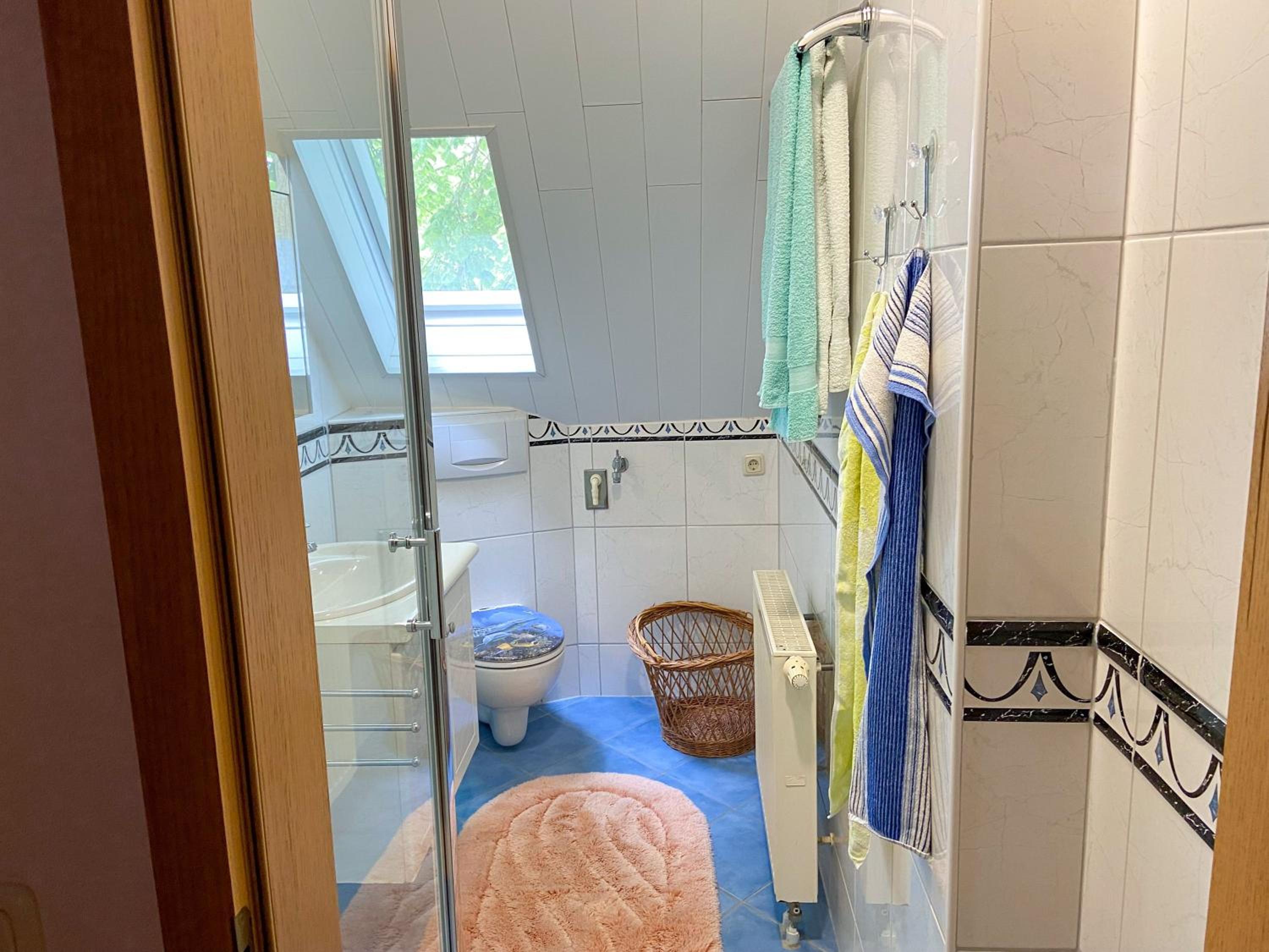 Two-Bedroom Apartment with Shower  photo 3