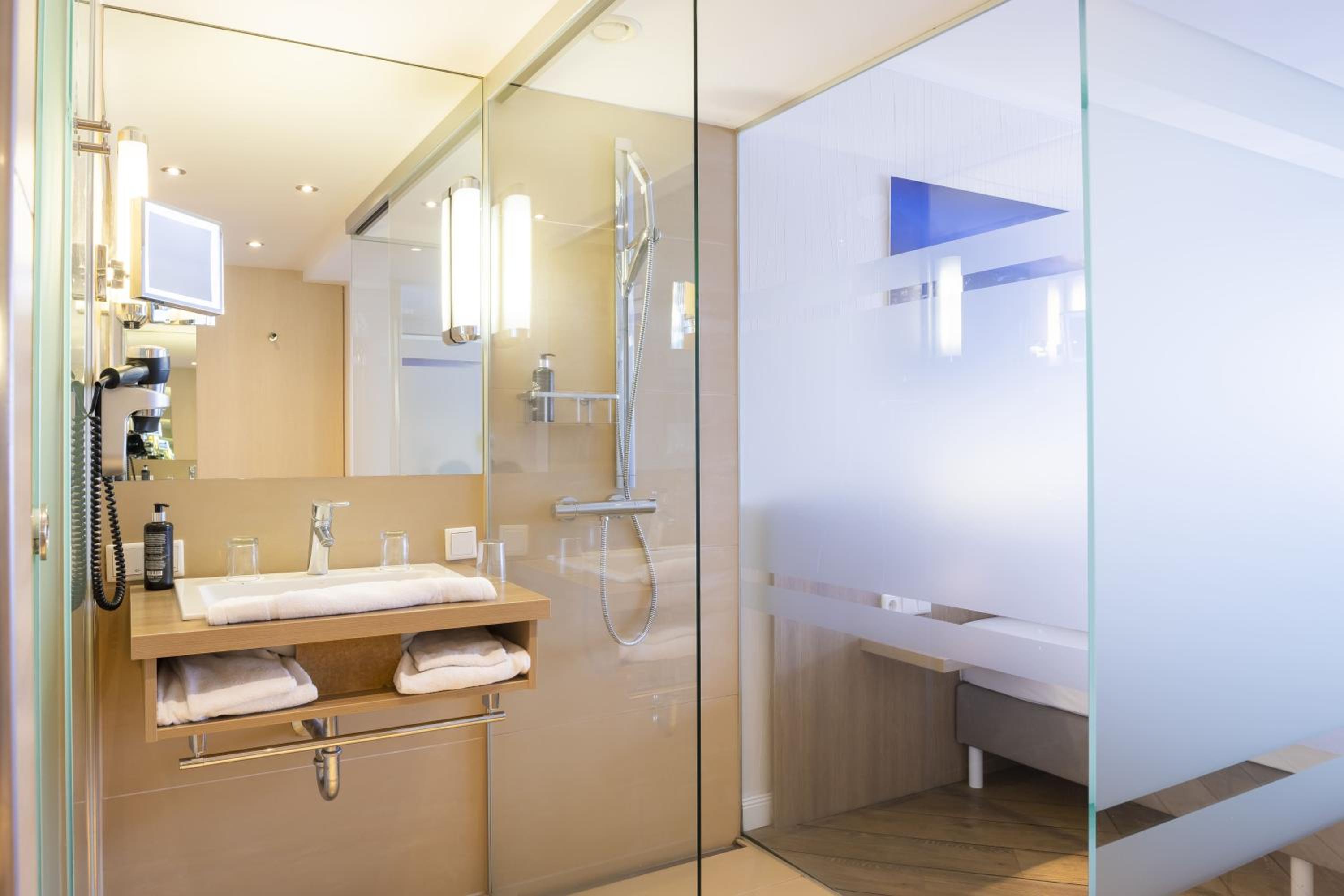 Standard Double Room - Photo 6