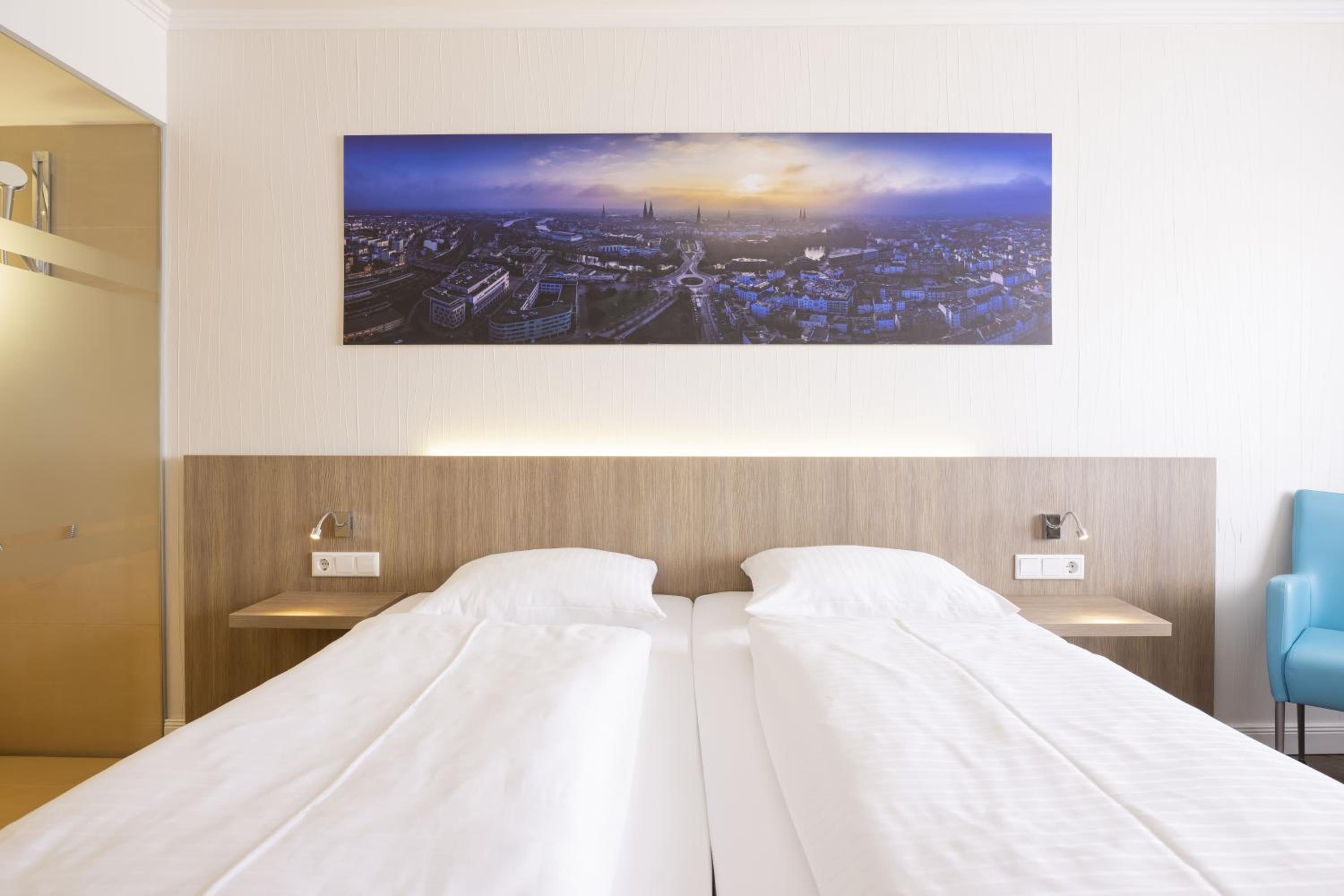 Standard Double Room - Photo 11
