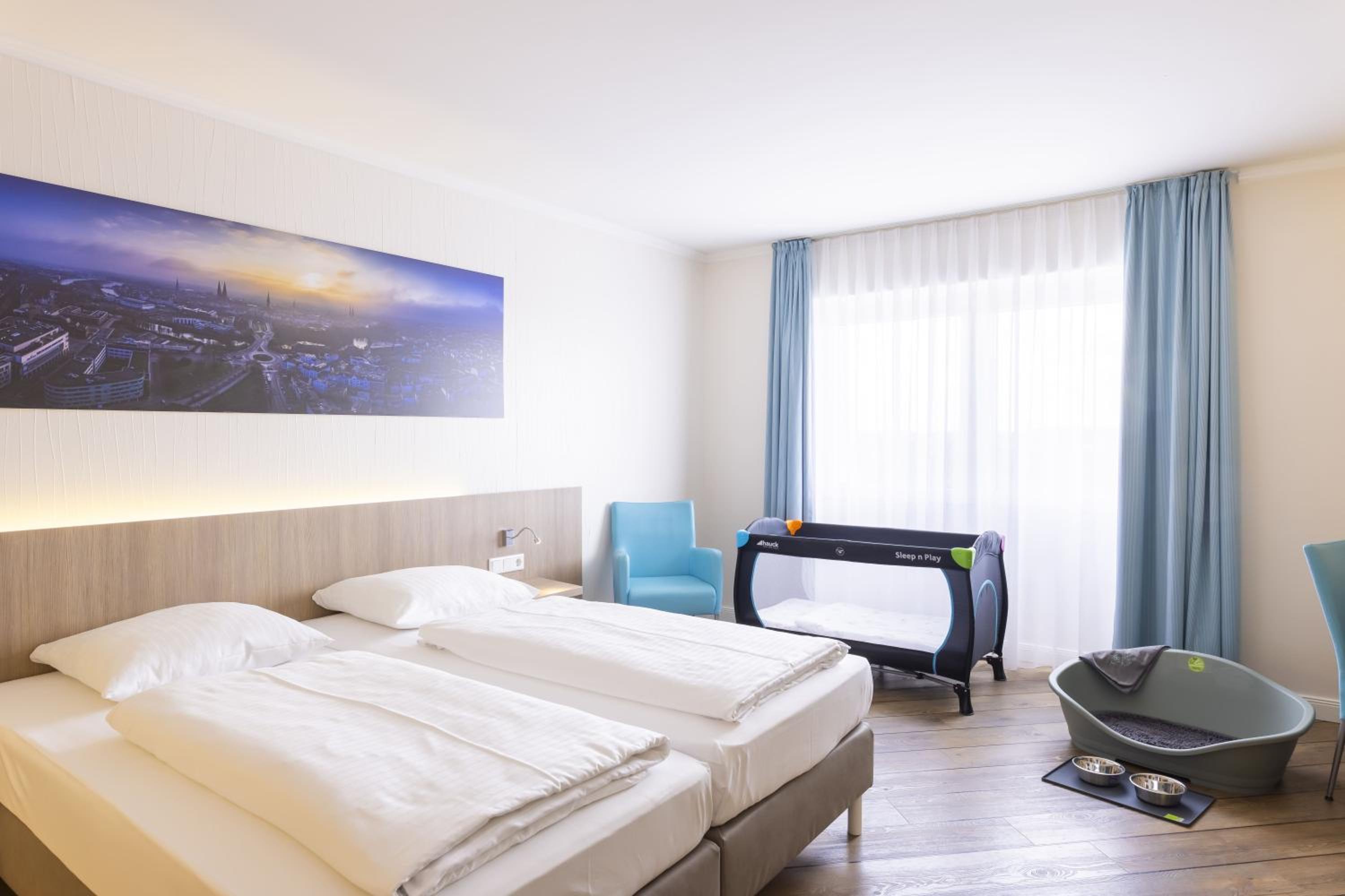Standard Double Room - Photo 13