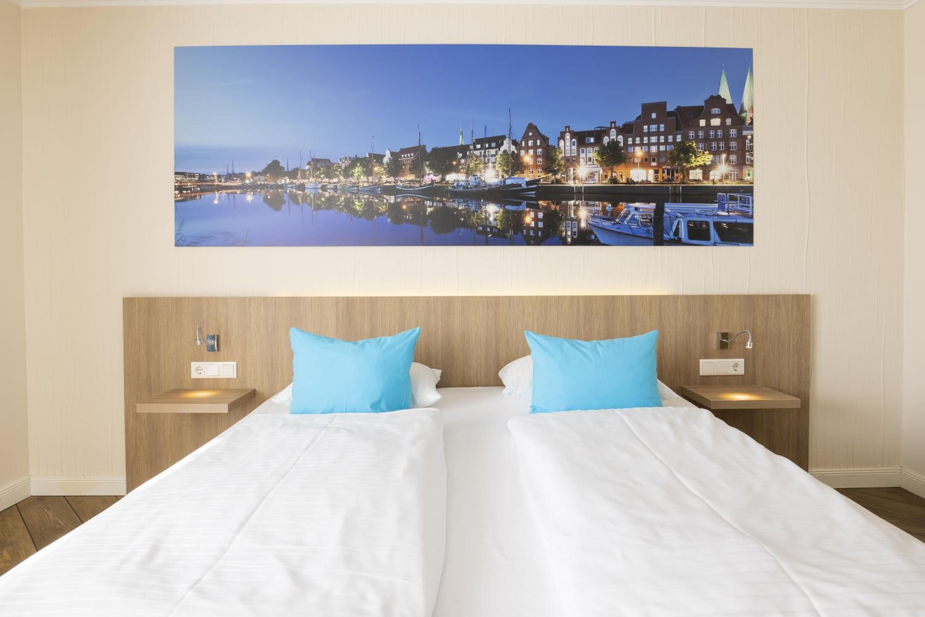 Suite - Photo 10