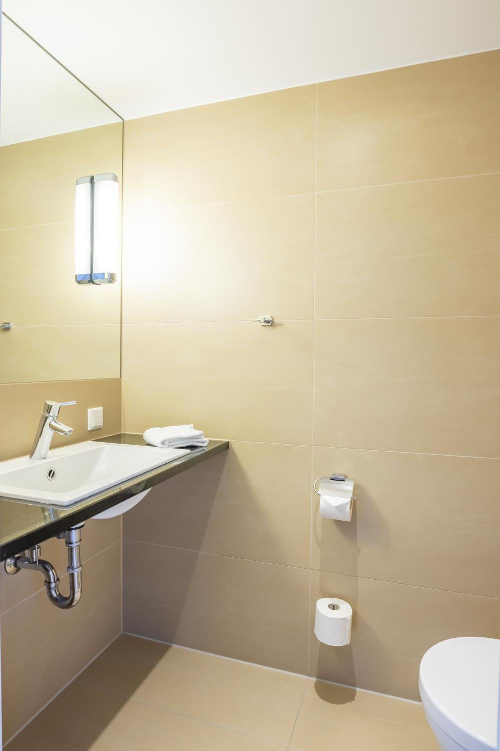 Suite - Photo 2