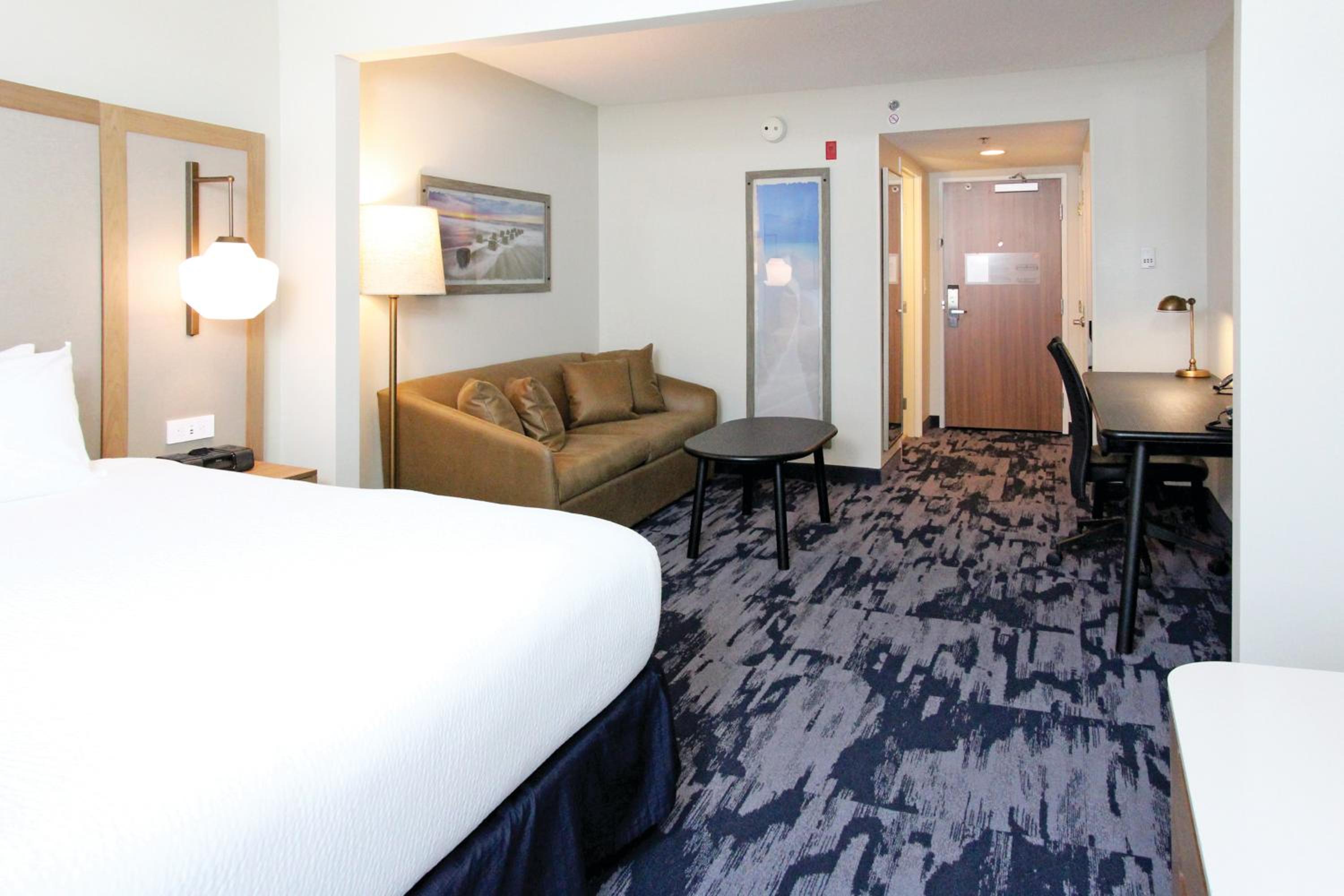 King Room with Sofa Bed - Photo 1