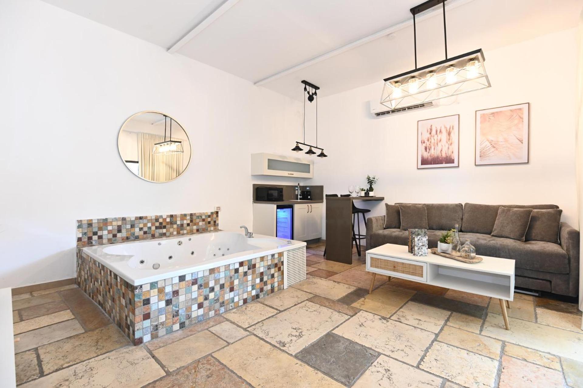 Suite photo 1