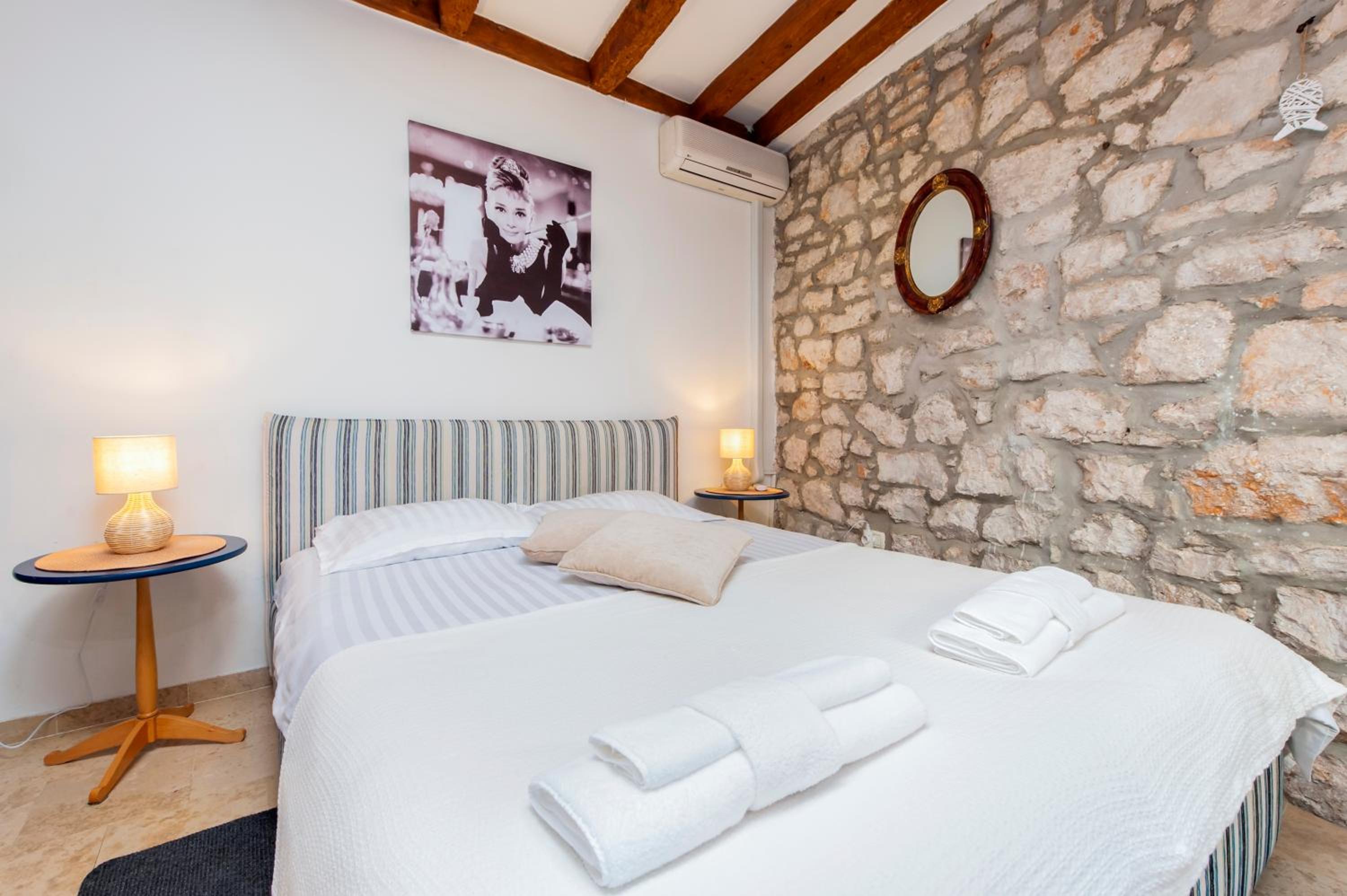 Double Room - Photo 5