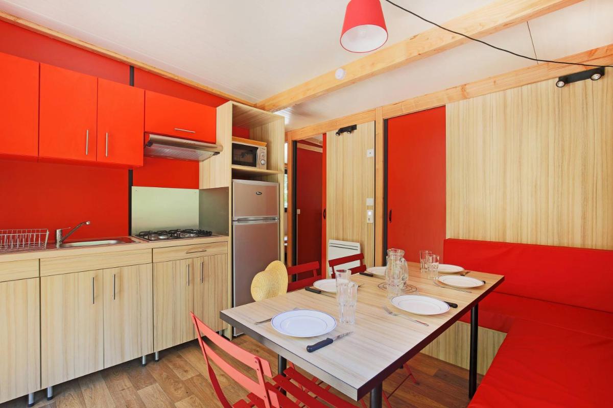 Three-Bedroom Chalet photo 2