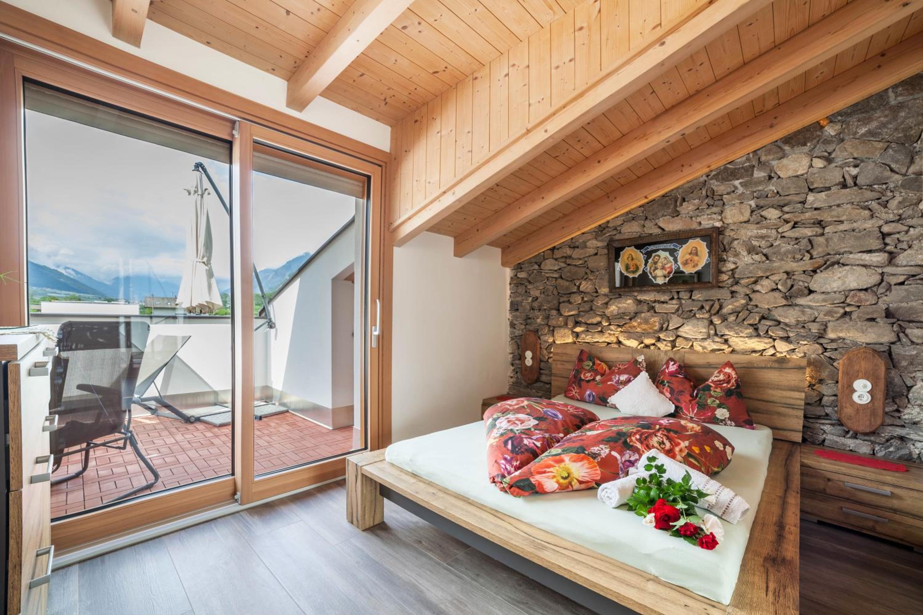 One-Bedroom Apartment with Garden View photo 3