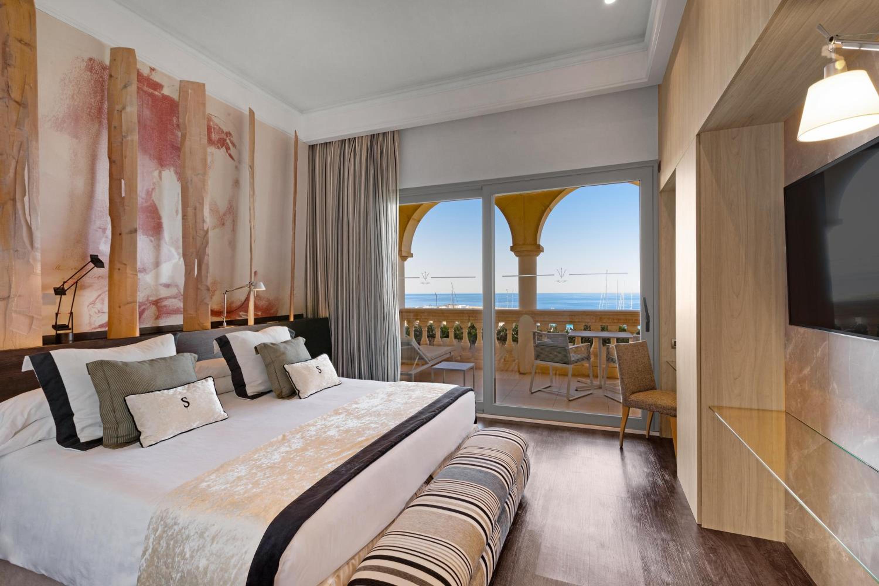 Deluxe Double or Twin Room with Sea View
