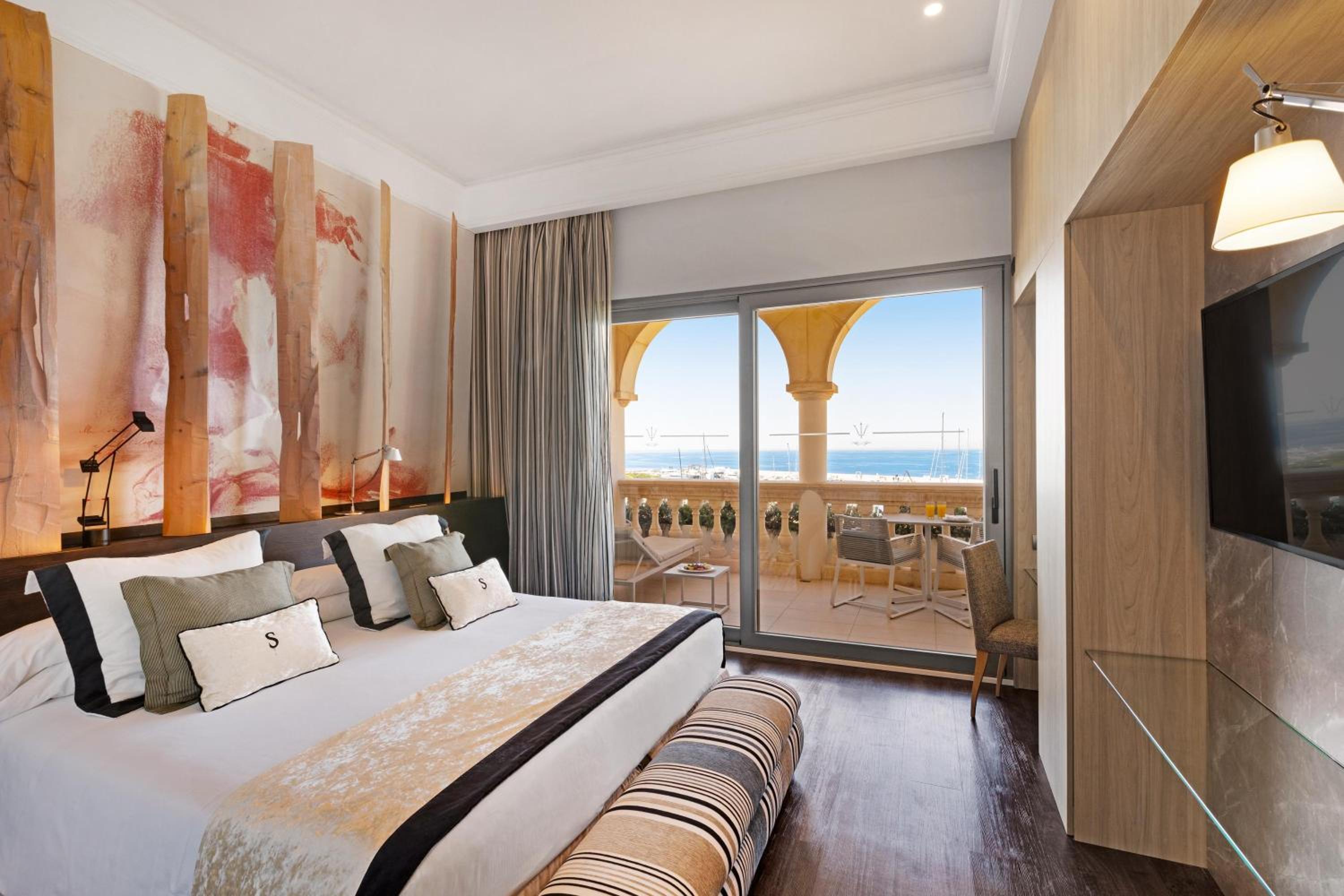 Deluxe Double or Twin Room with Sea View - Photo 9