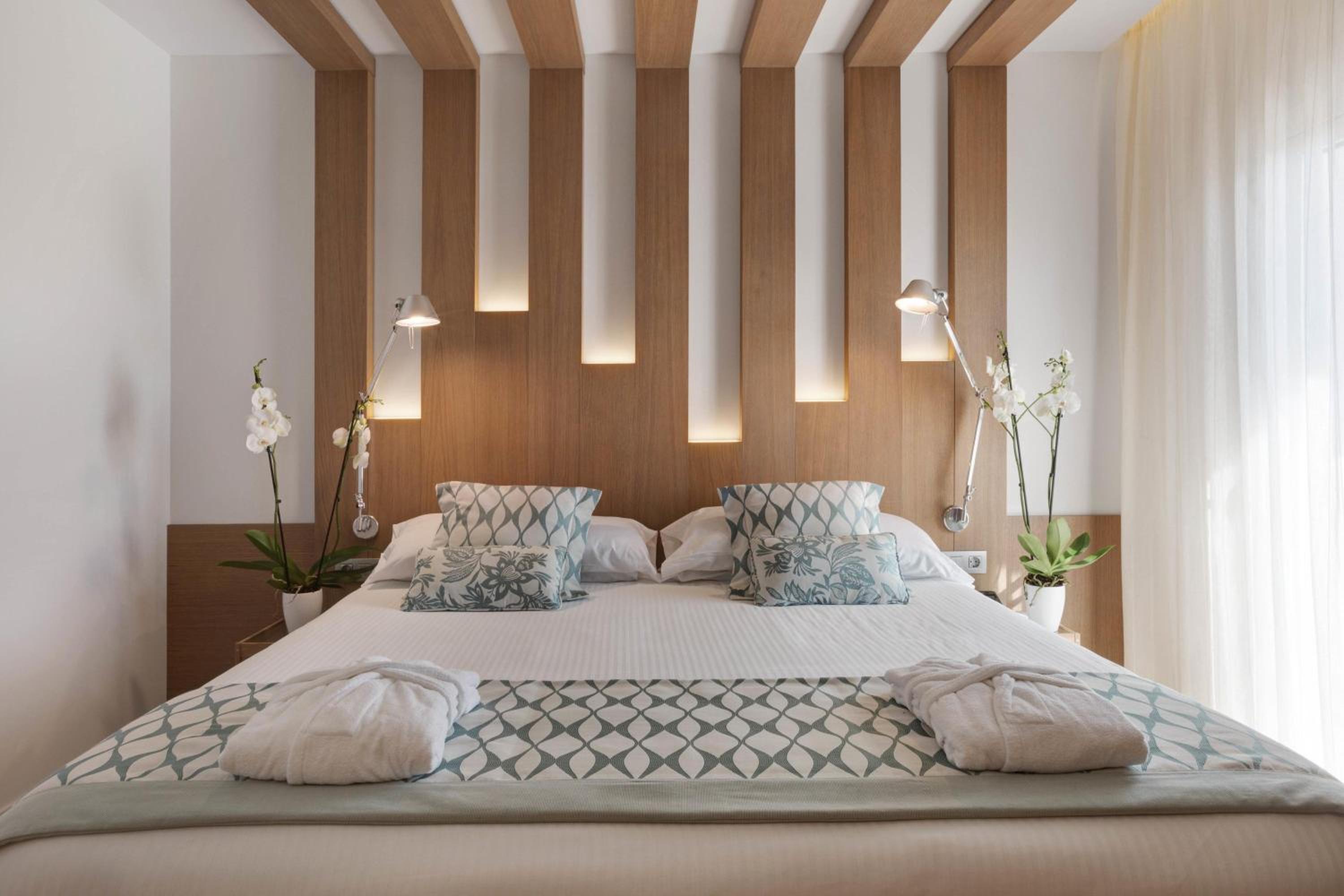 Premium Double or Twin Room with Garden View