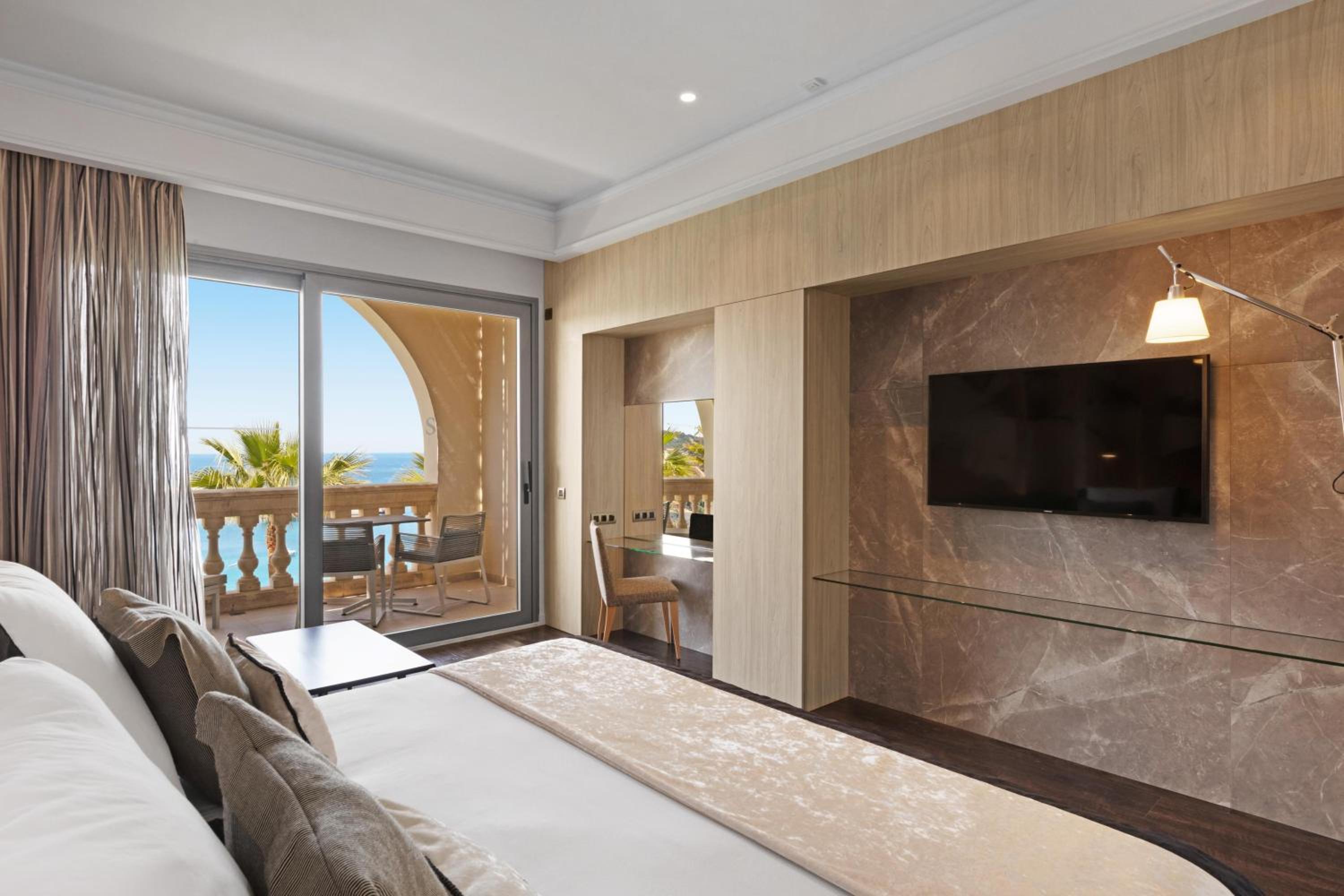 Superior Double Room with Sea View - Photo 10
