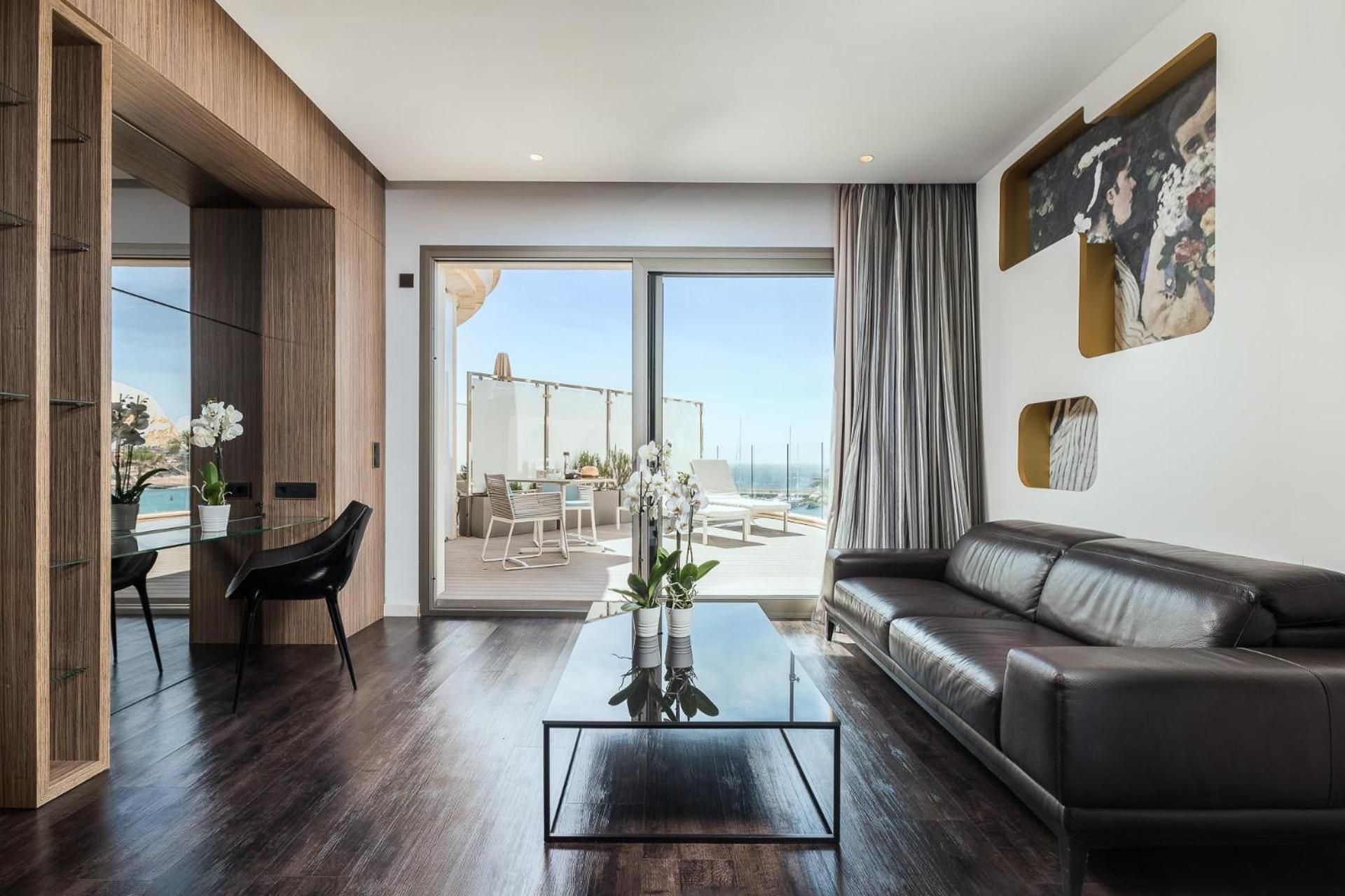 Junior Suite with Sea View - Photo 16