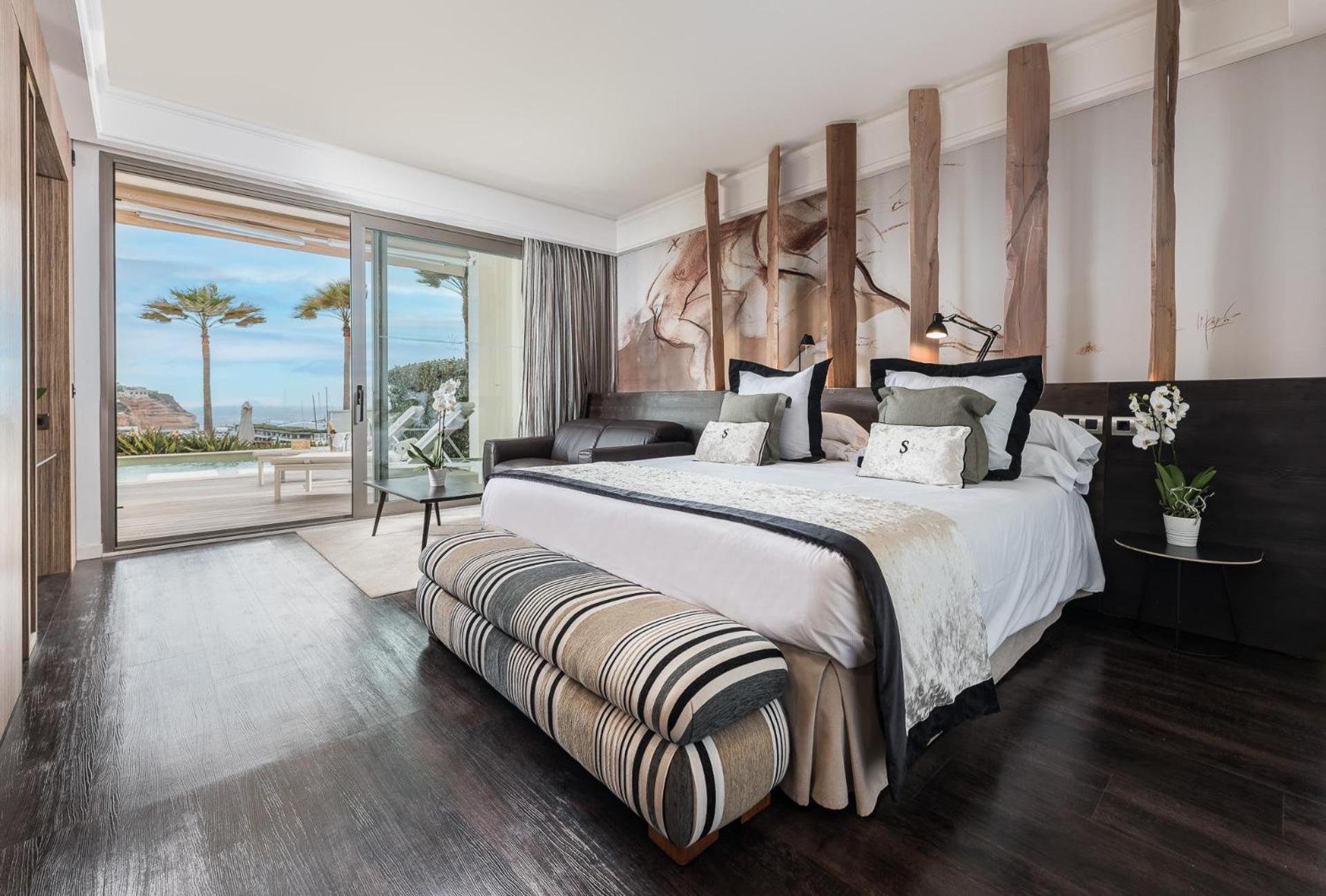 Superior Double Room Swim Up with Sea View