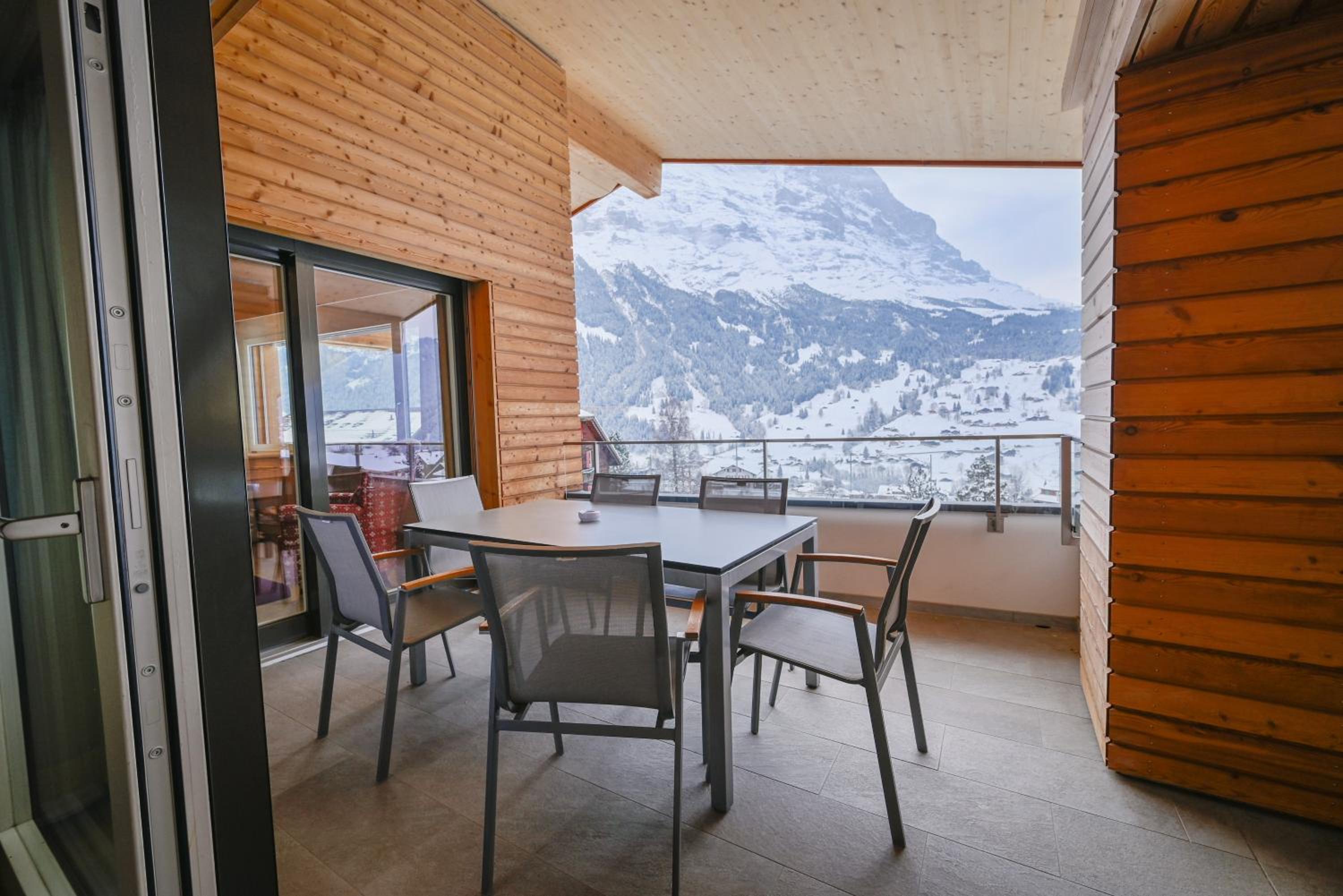 Superior Two-Bedroom Suite with Eiger view - Photo 9