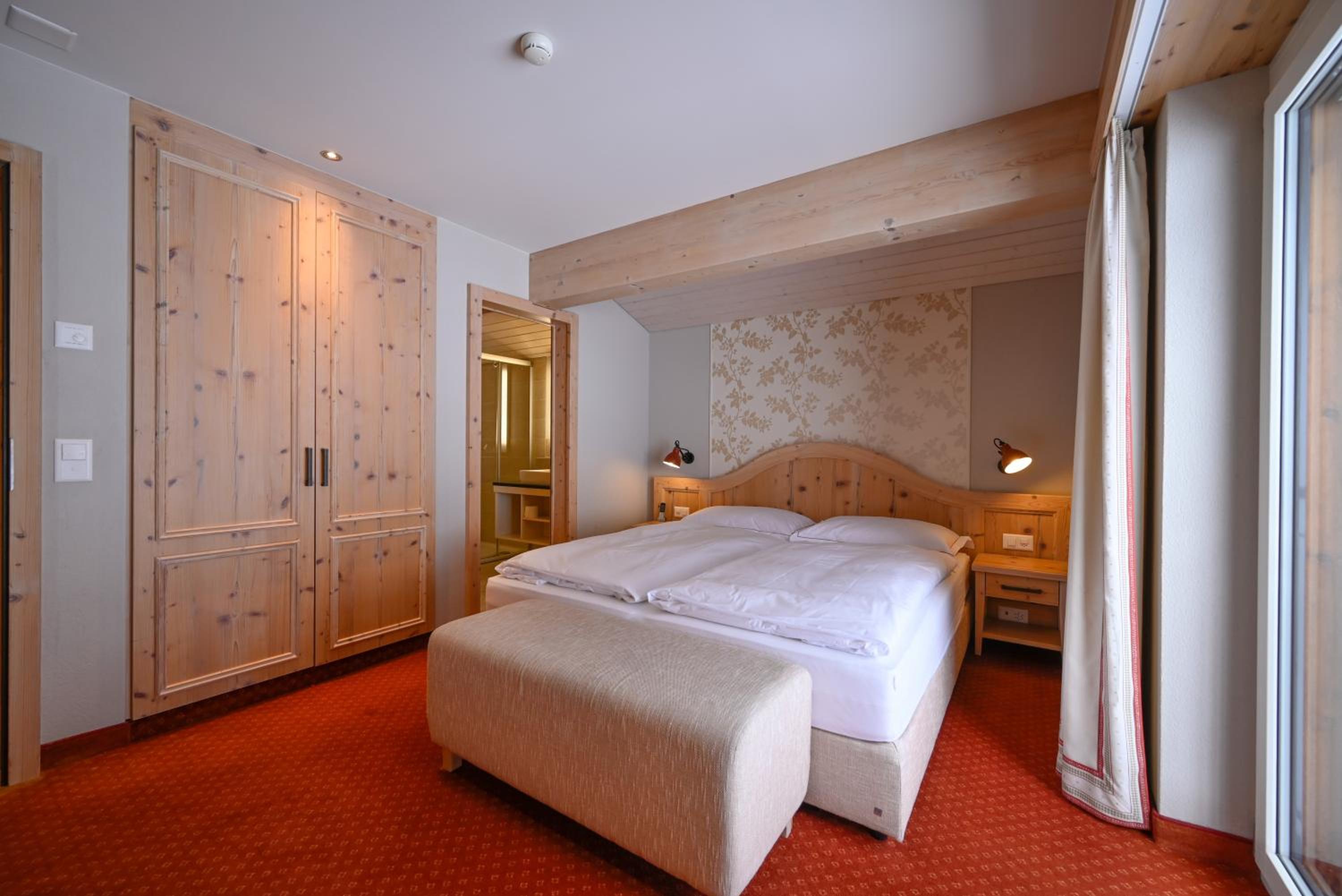 Superior Two-Bedroom Suite with Eiger view - Photo 5