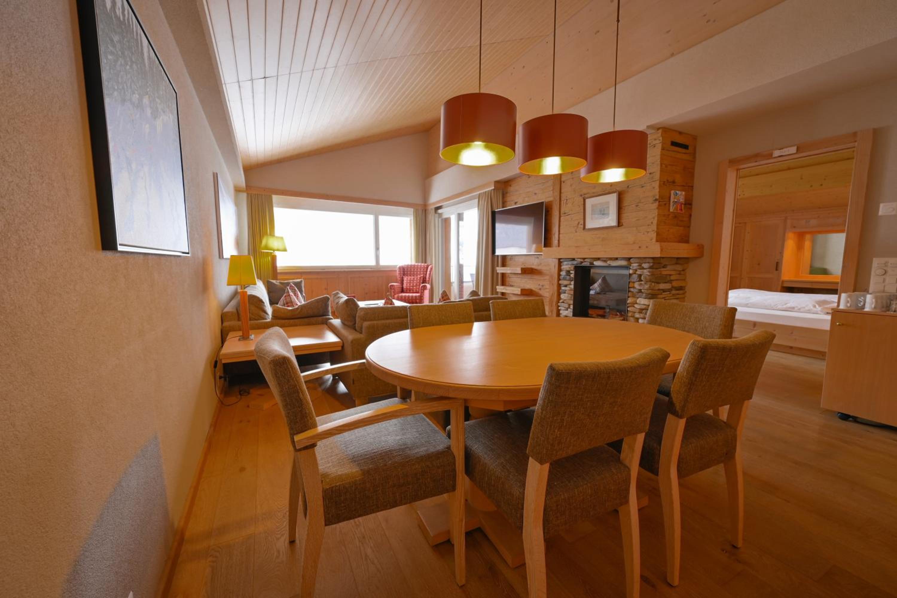 Superior Two-Bedroom Suite with Eiger view - Photo 8