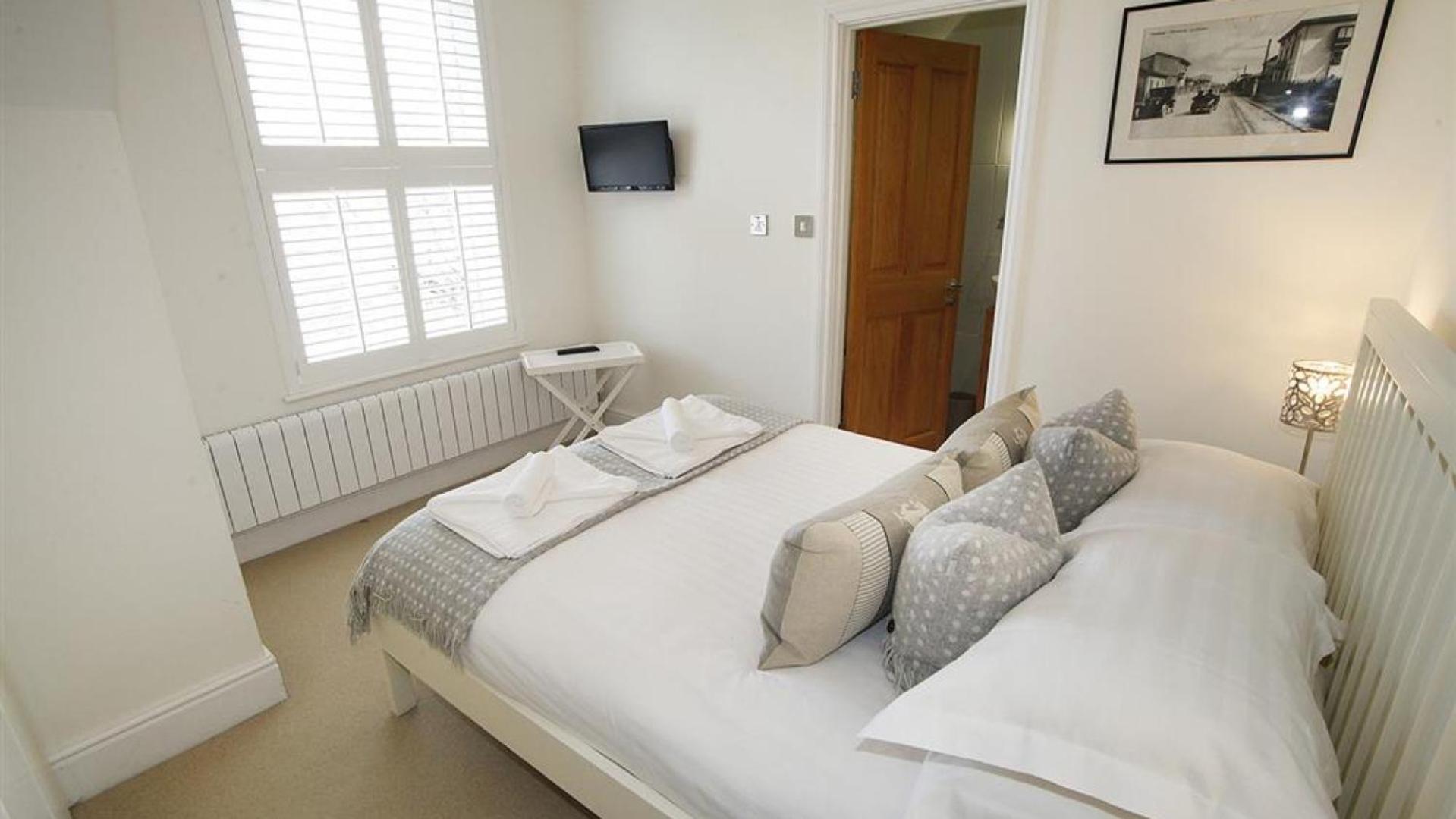 Four-Bedroom House photo 2