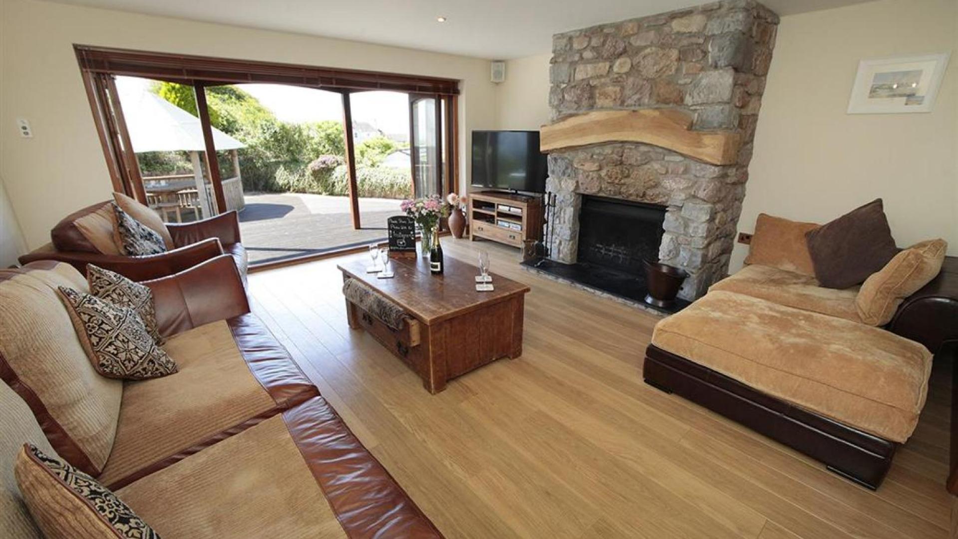Four-Bedroom House photo 1