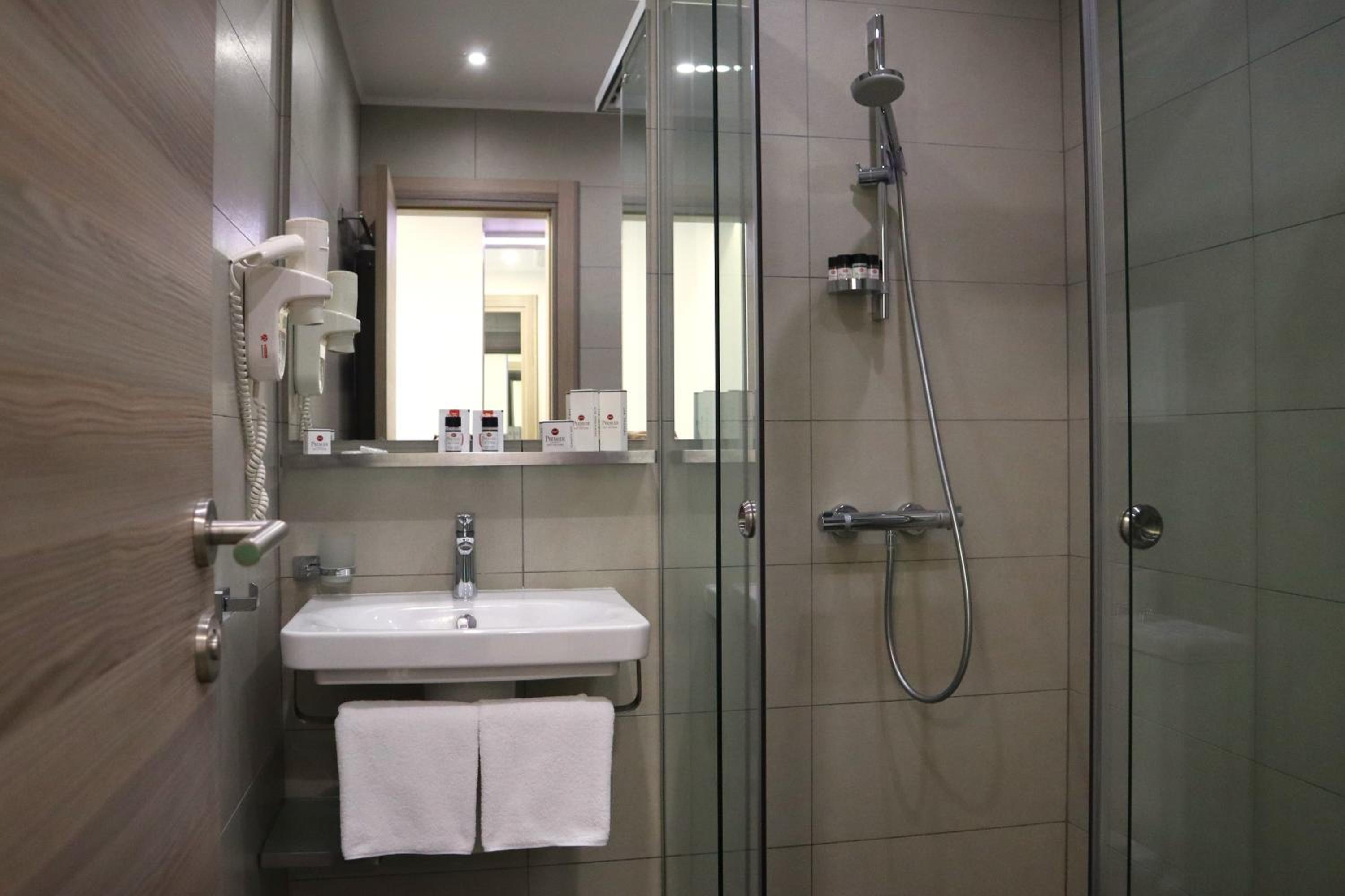 Comfort Double Room - Non-Smoking - Photo 3