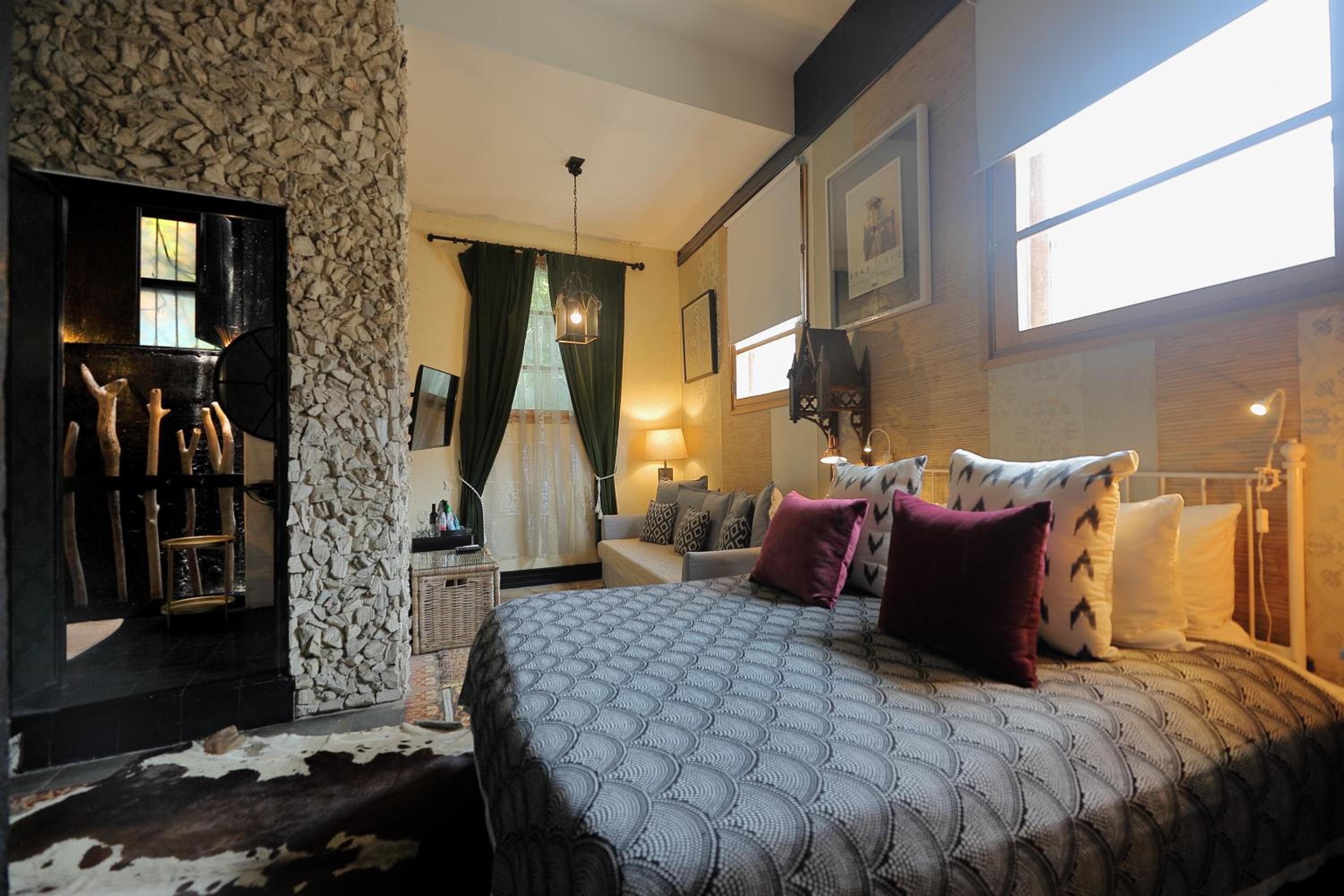Suite - Photo 10